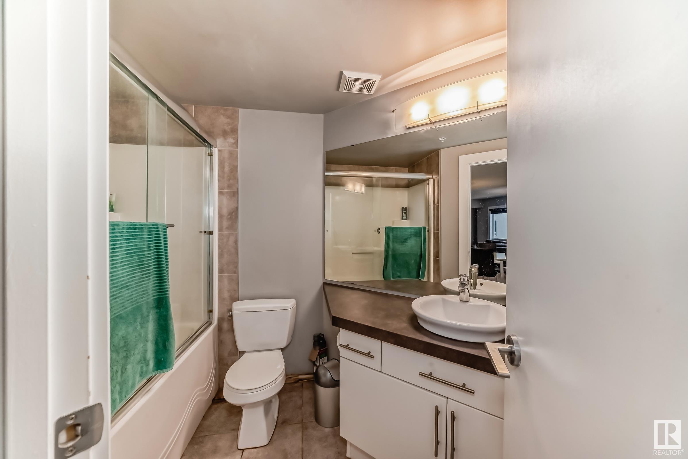      #1306 10136 104 ST NW , Edmonton,  ,T5J 0B5 ;  Listing Number: MLS E4418074