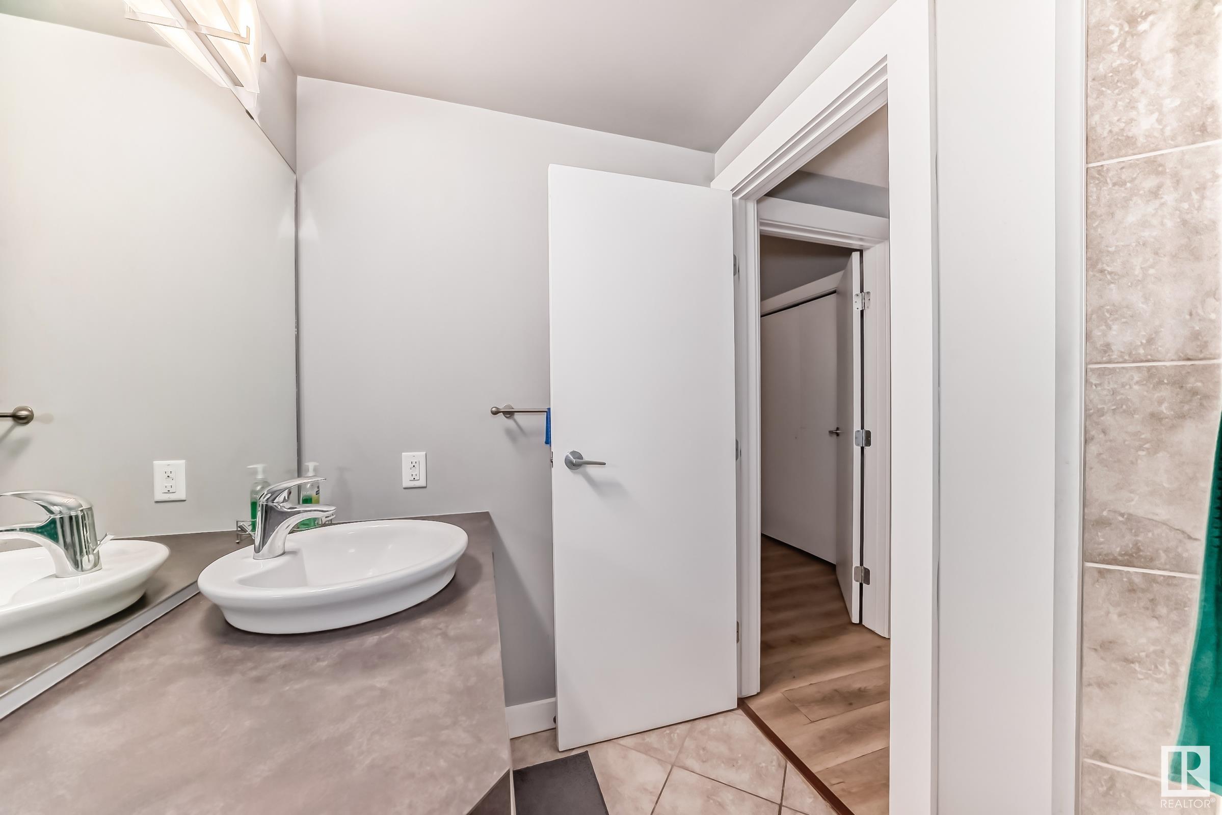      #1306 10136 104 ST NW , Edmonton,  ,T5J 0B5 ;  Listing Number: MLS E4418074