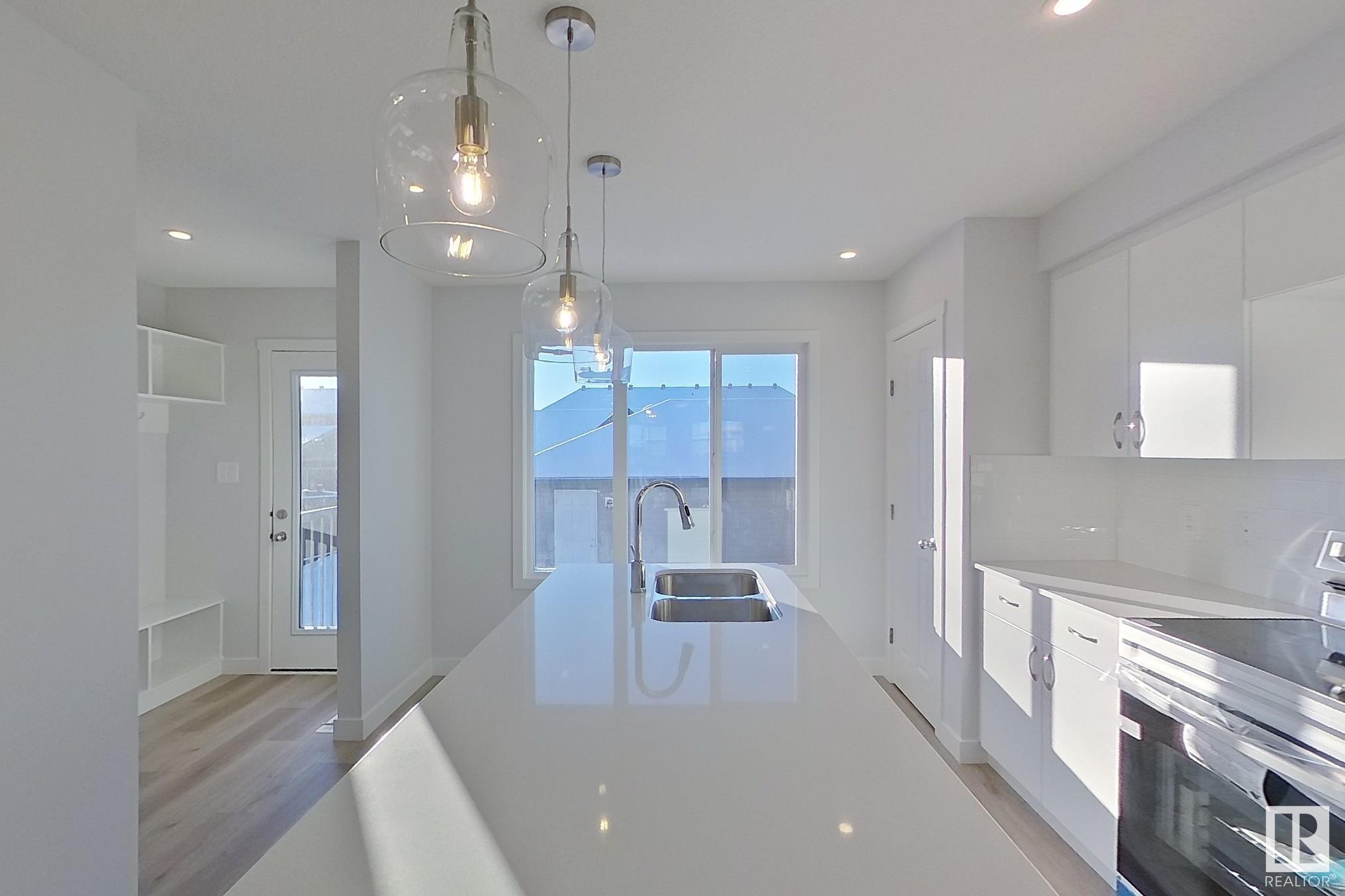      5123 21A AV SW , Edmonton,  ,T6X 2Z9 ;  Listing Number: MLS E4418079