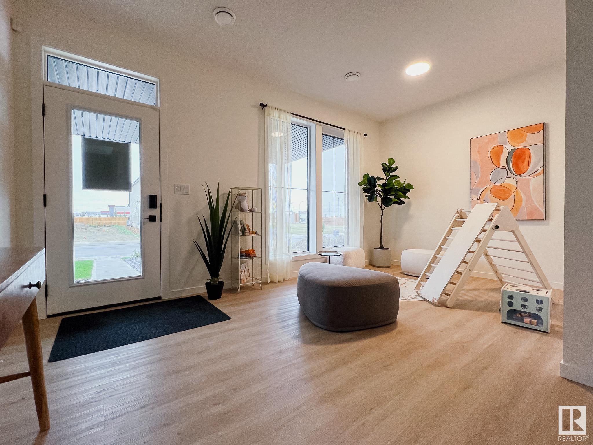      22703 82 AV NW , Edmonton,  ,T4N 4N5 ;  Listing Number: MLS E4418080