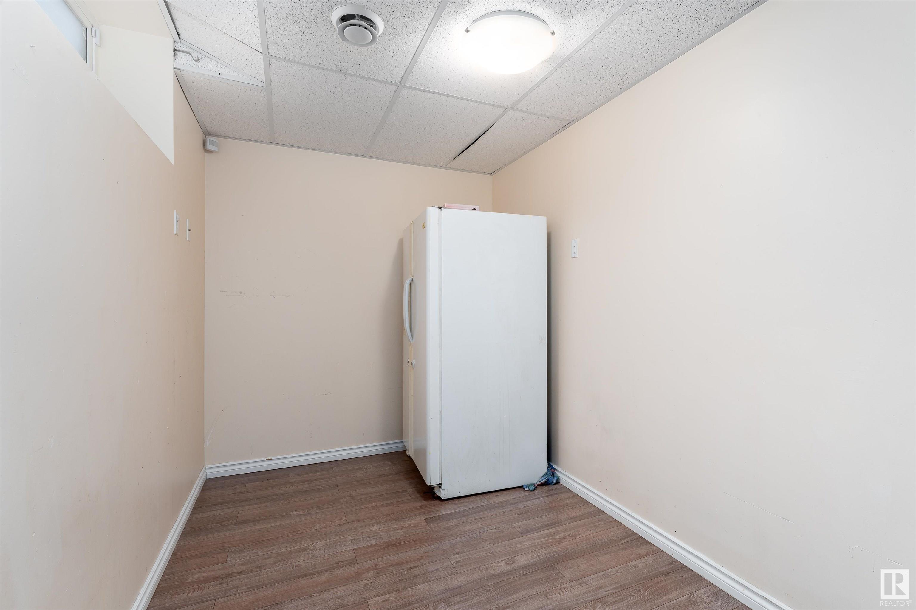      5004 DEWOLF RD NW , Edmonton,  ,T5E 6R4 ;  Listing Number: MLS E4418100