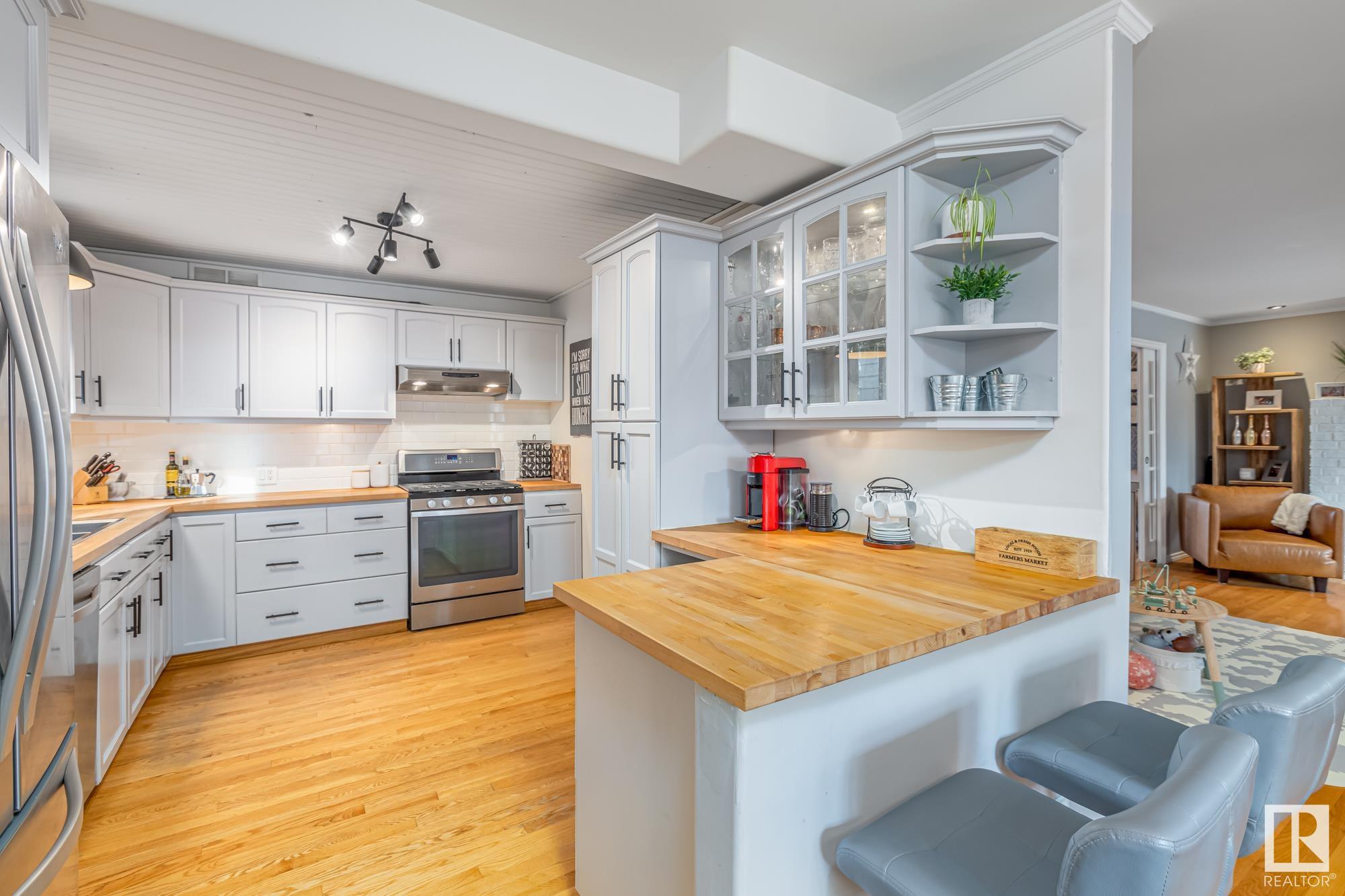      14010 104A AV NW , Edmonton,  ,T5N 0X9 ;  Listing Number: MLS E4418105