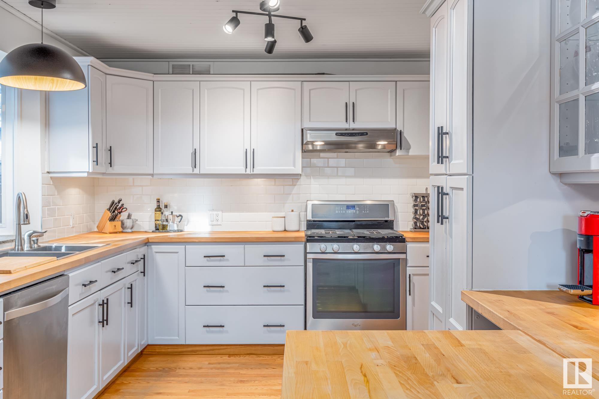      14010 104A AV NW , Edmonton,  ,T5N 0X9 ;  Listing Number: MLS E4418105