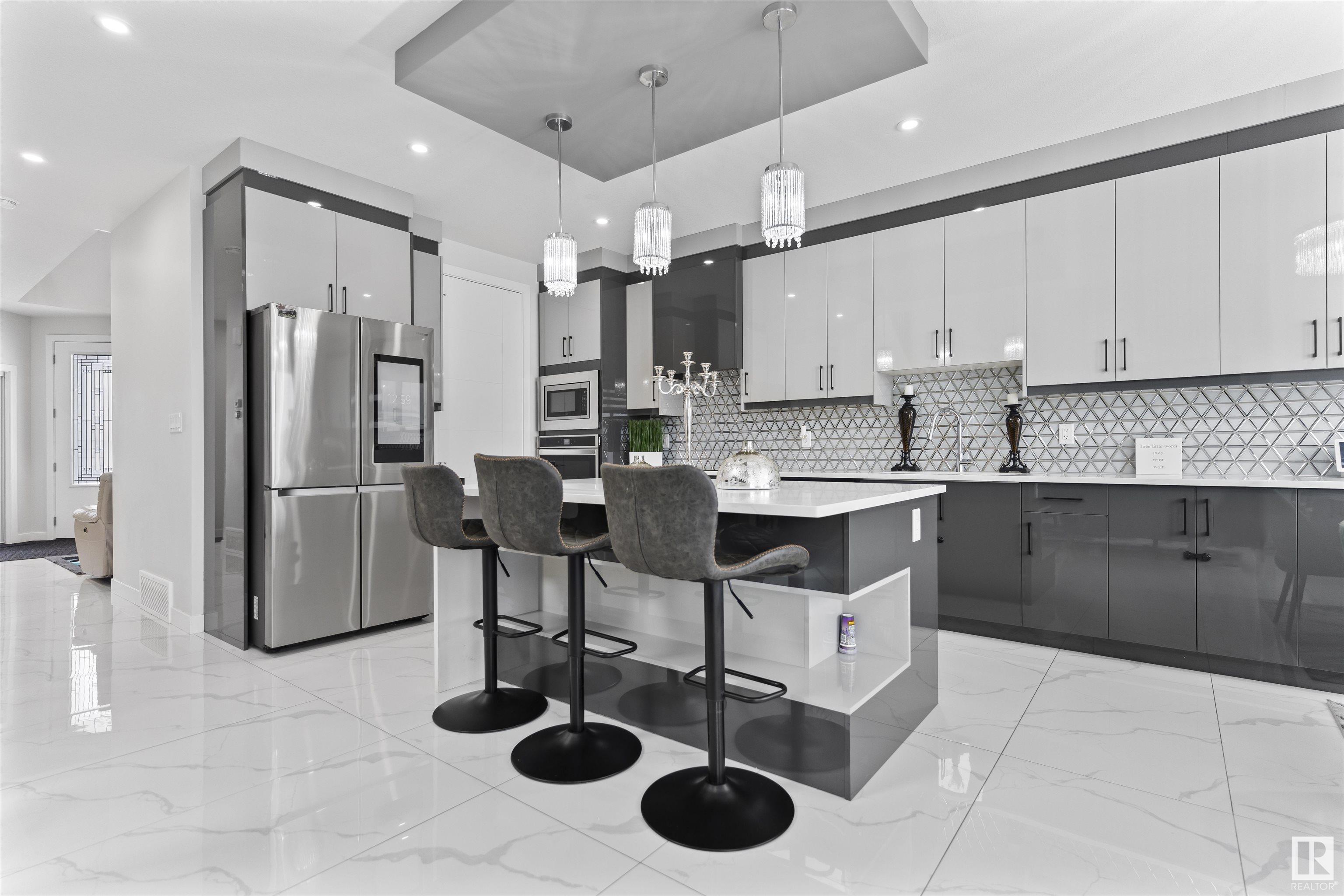      1389 20 ST NW , Edmonton,  ,T6T 2M7 ;  Listing Number: MLS E4418108