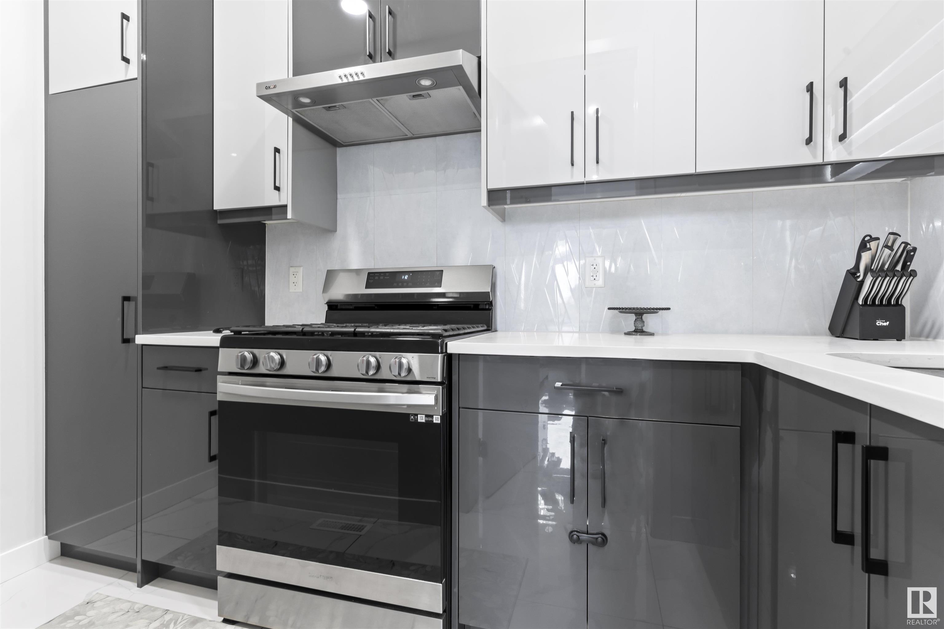      1389 20 ST NW , Edmonton,  ,T6T 2M7 ;  Listing Number: MLS E4418108