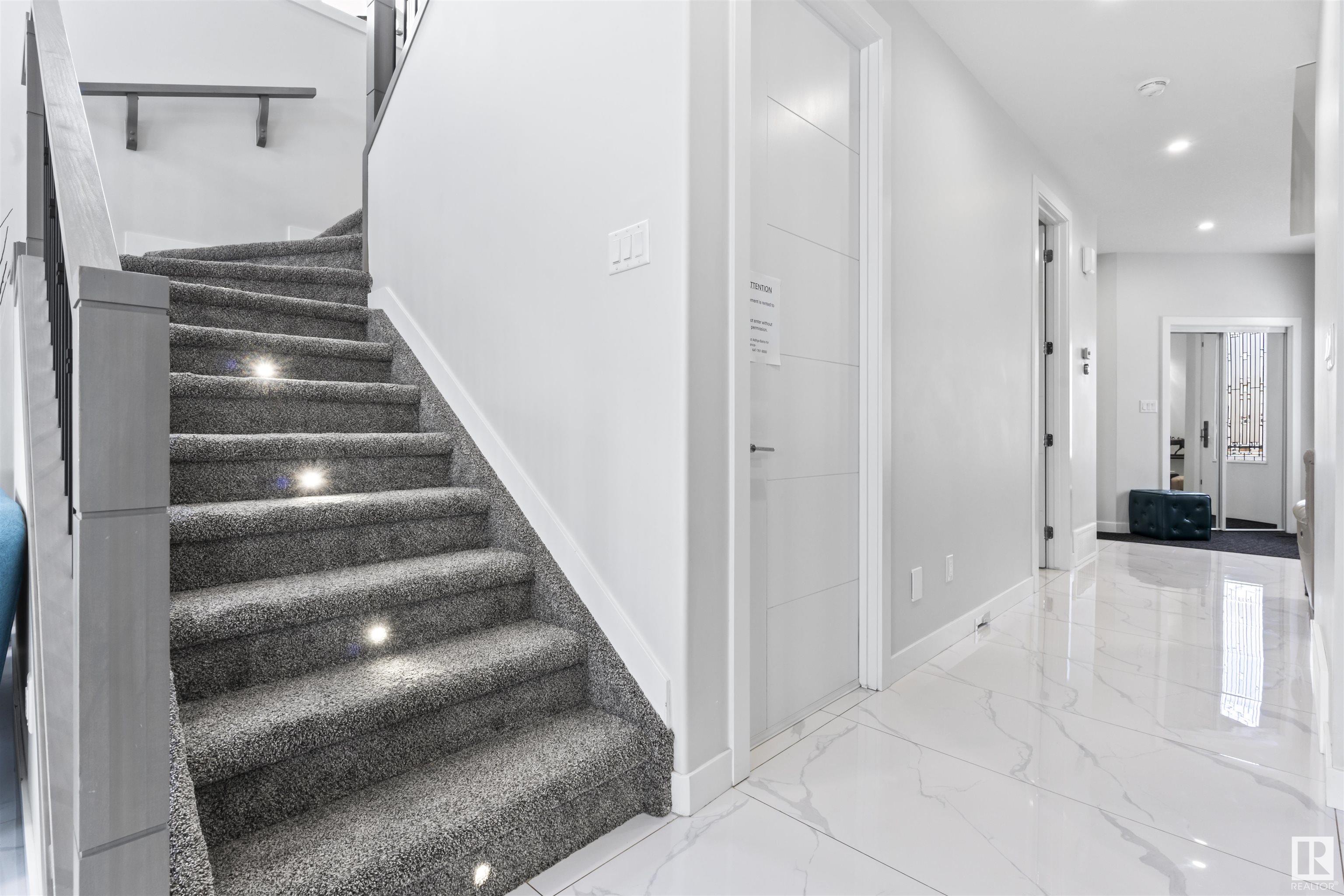      1389 20 ST NW , Edmonton,  ,T6T 2M7 ;  Listing Number: MLS E4418108
