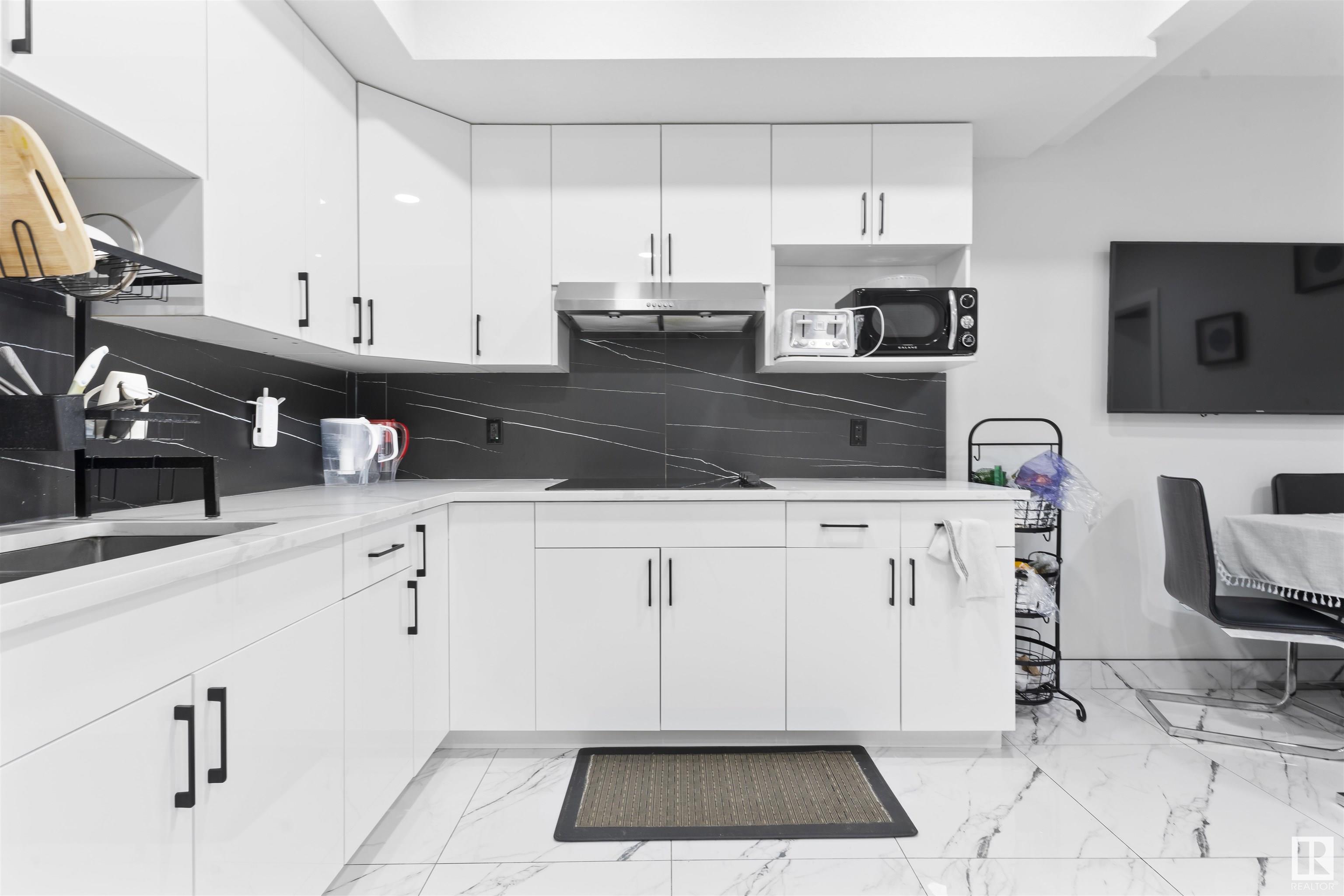     1389 20 ST NW , Edmonton,  ,T6T 2M7 ;  Listing Number: MLS E4418108
