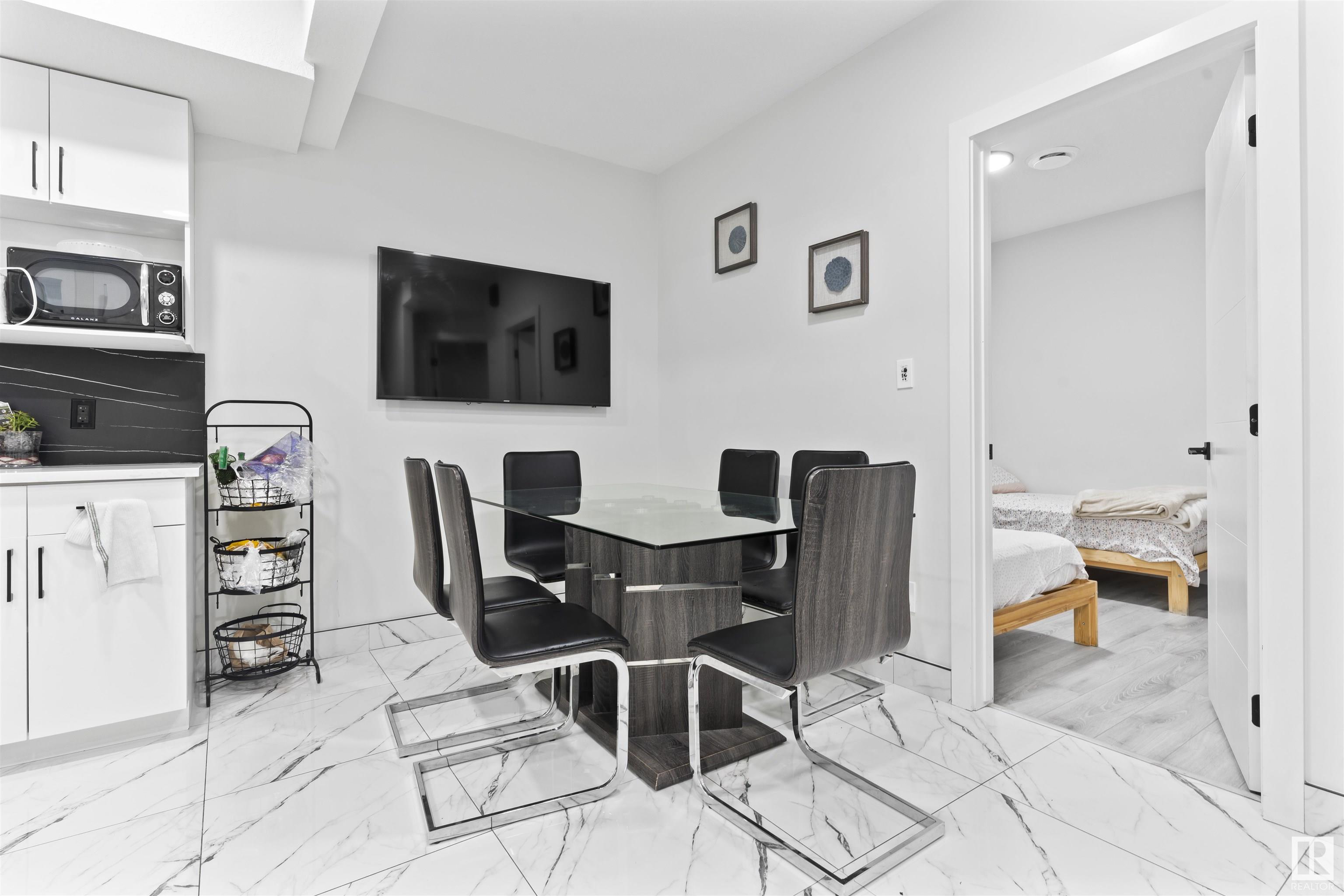      1389 20 ST NW , Edmonton,  ,T6T 2M7 ;  Listing Number: MLS E4418108