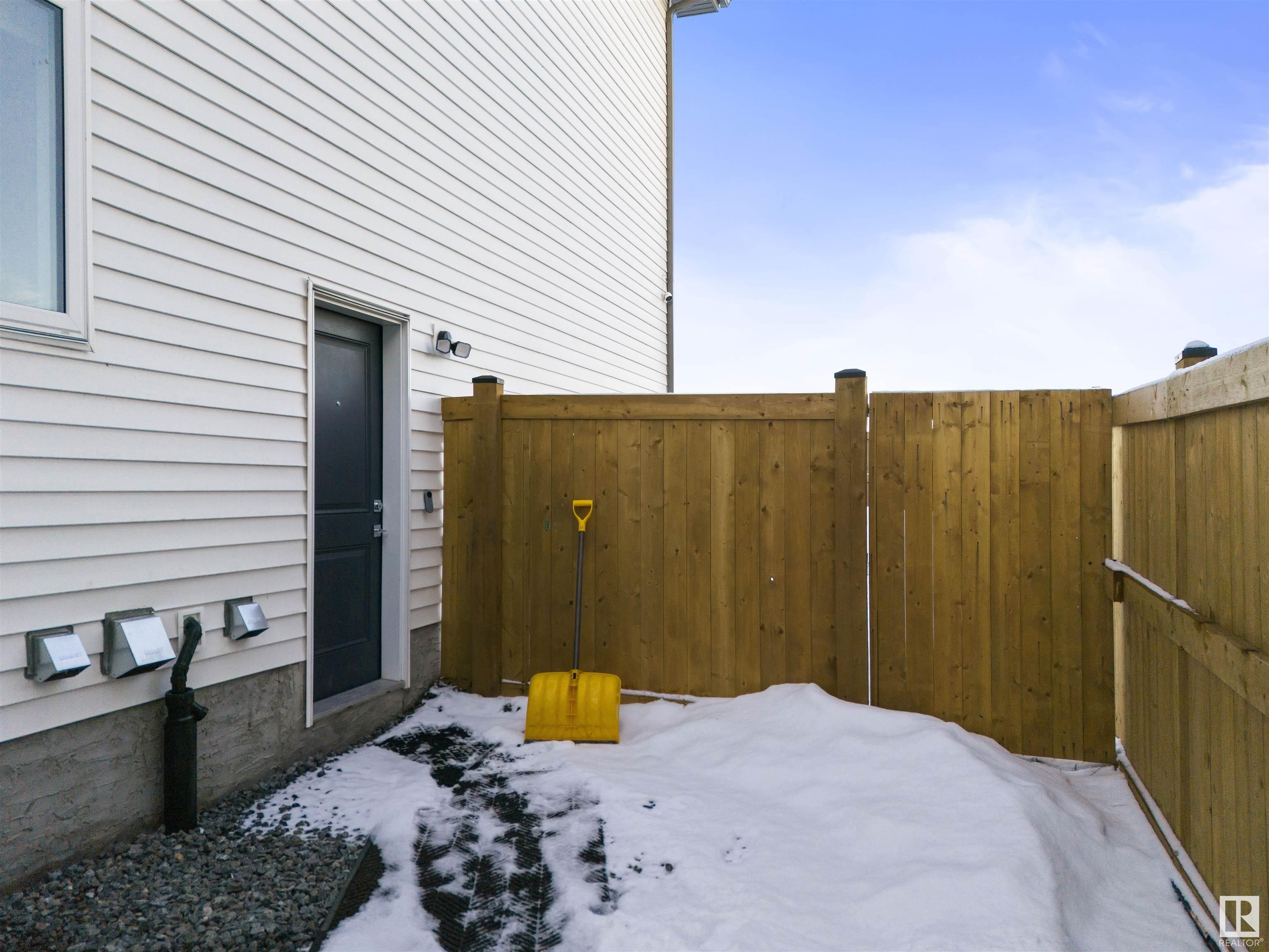      1389 20 ST NW , Edmonton,  ,T6T 2M7 ;  Listing Number: MLS E4418108