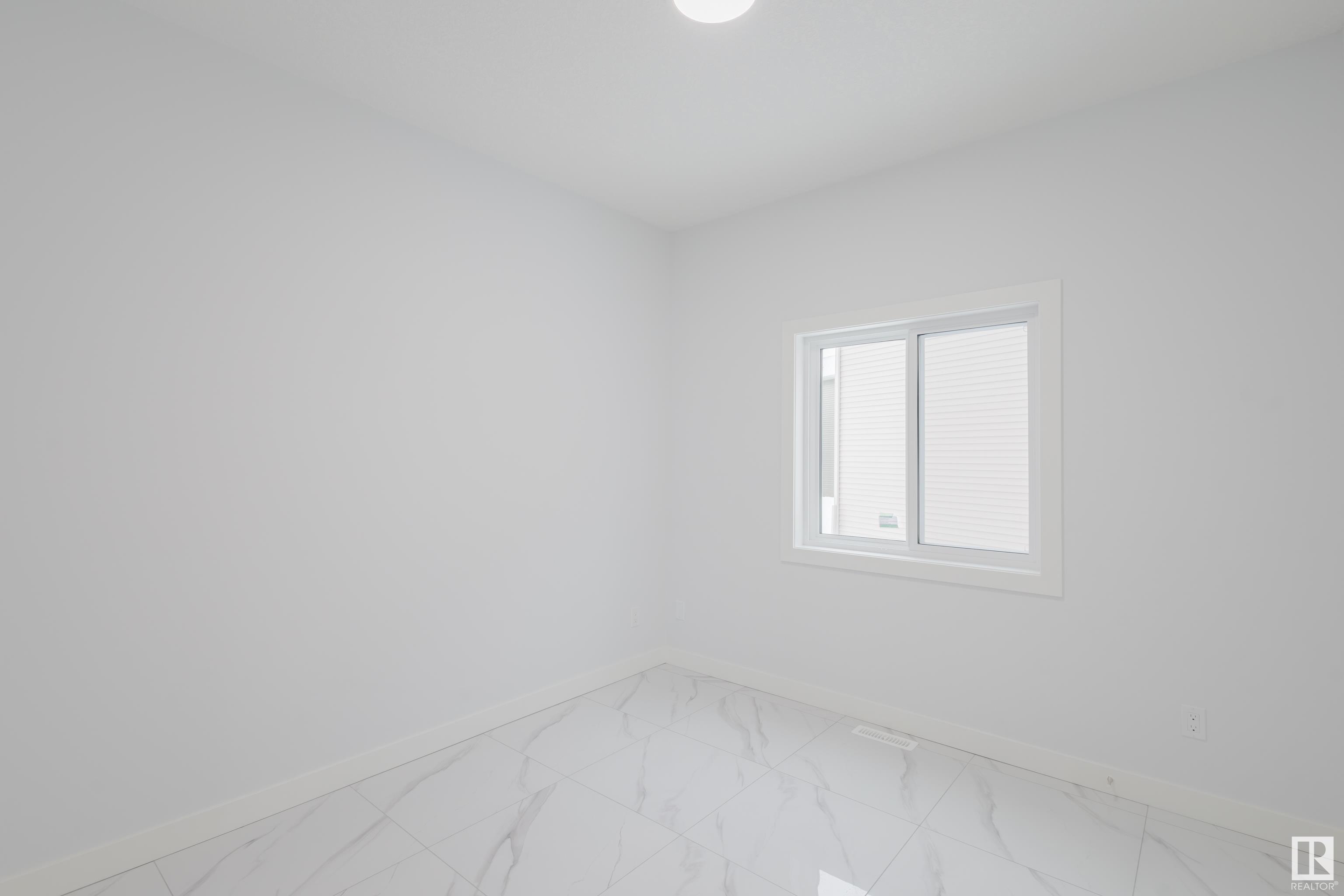      1547 12 AV NW , Edmonton,  ,T6T 2S6 ;  Listing Number: MLS E4418109