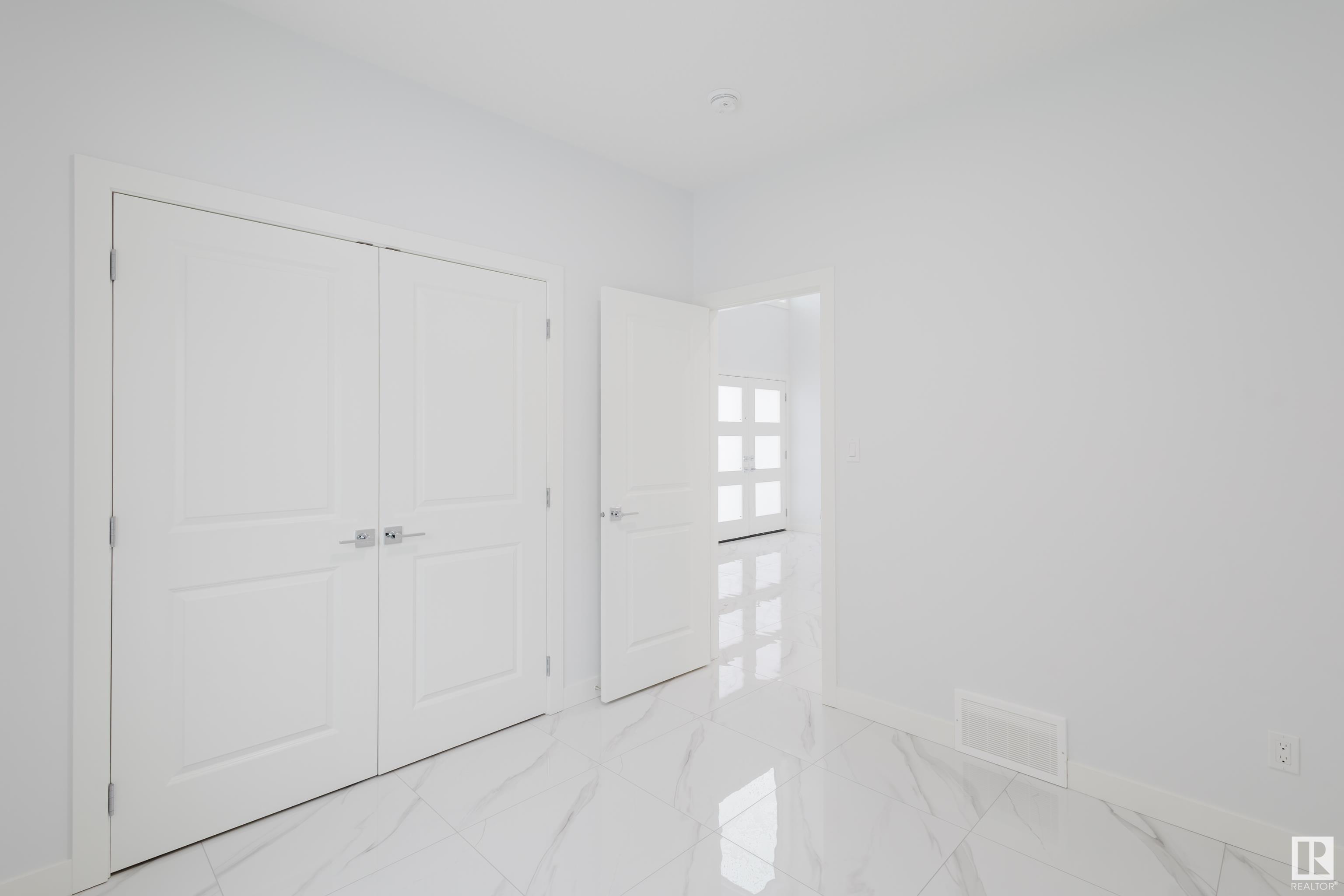      1547 12 AV NW , Edmonton,  ,T6T 2S6 ;  Listing Number: MLS E4418109