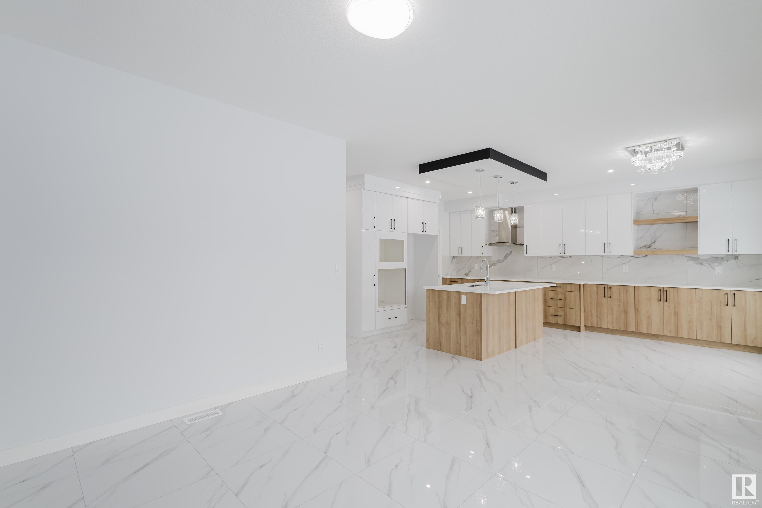      1547 12 AV NW , Edmonton,  ,T6T 2S6 ;  Listing Number: MLS E4418109
