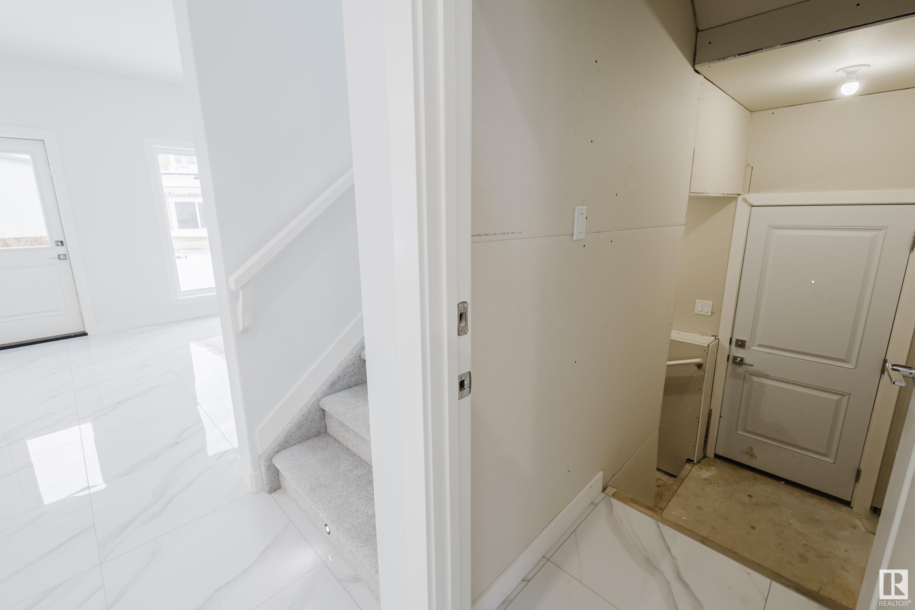      1547 12 AV NW , Edmonton,  ,T6T 2S6 ;  Listing Number: MLS E4418109
