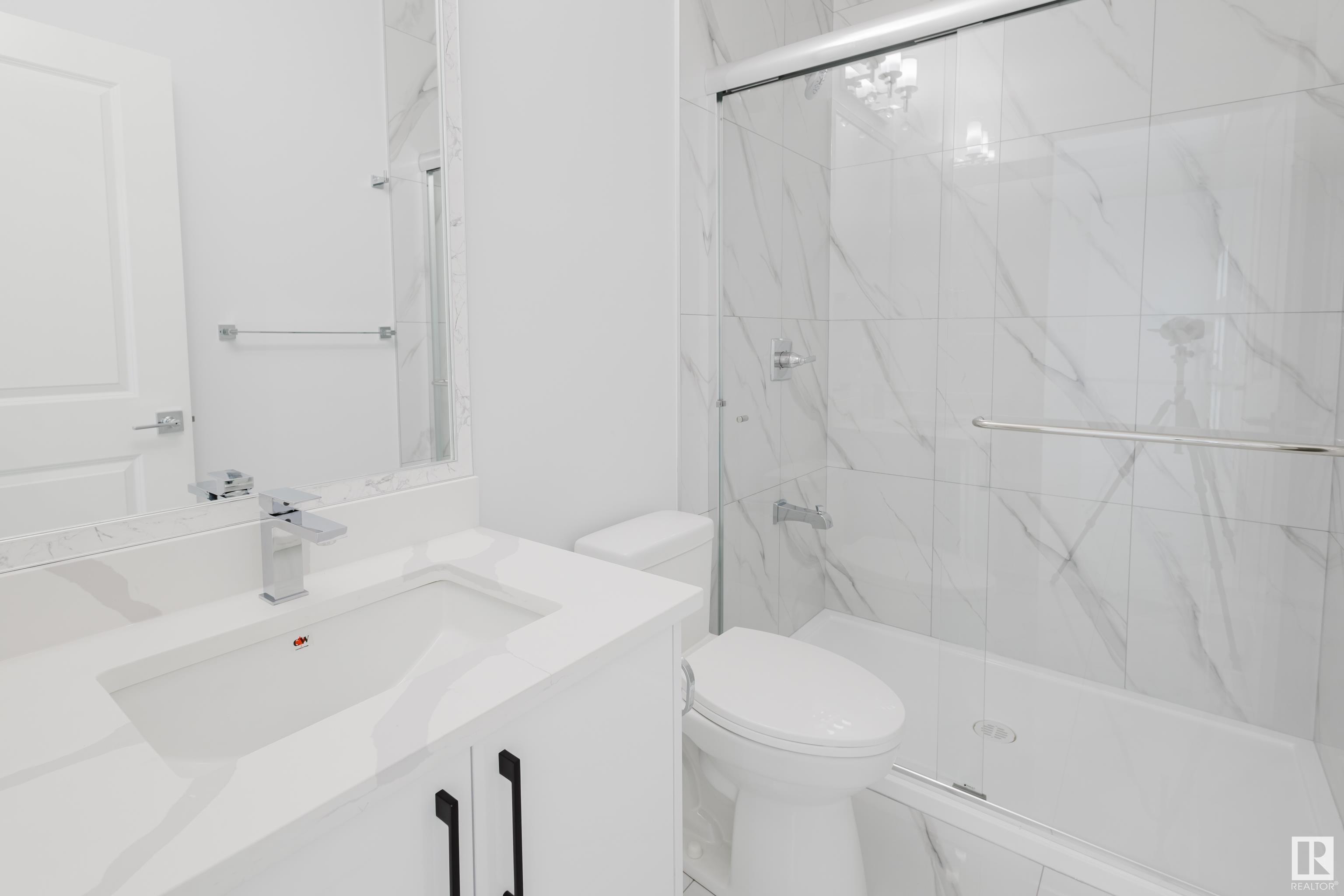      1547 12 AV NW , Edmonton,  ,T6T 2S6 ;  Listing Number: MLS E4418109