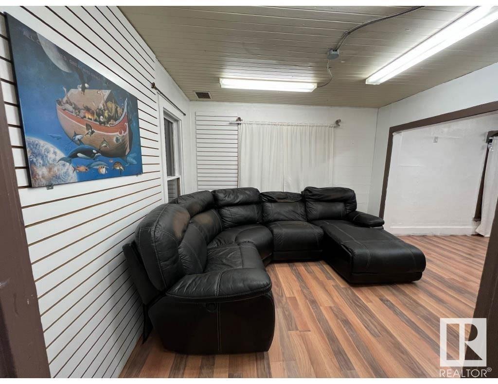     5114 48 AV , Ponoka,  ,T4J 1R2 ;  Listing Number: MLS E4418150
