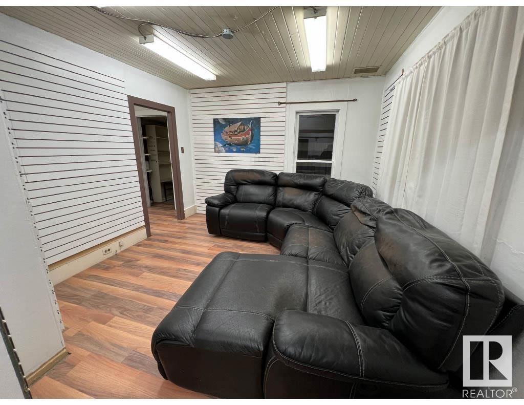      5114 48 AV , Ponoka,  ,T4J 1R2 ;  Listing Number: MLS E4418150