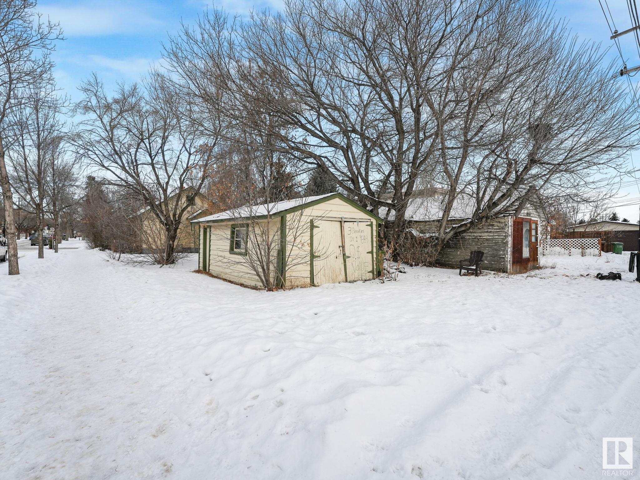      9947 80 AV NW , Edmonton,  ,T6E 1T2 ;  Listing Number: MLS E4418160