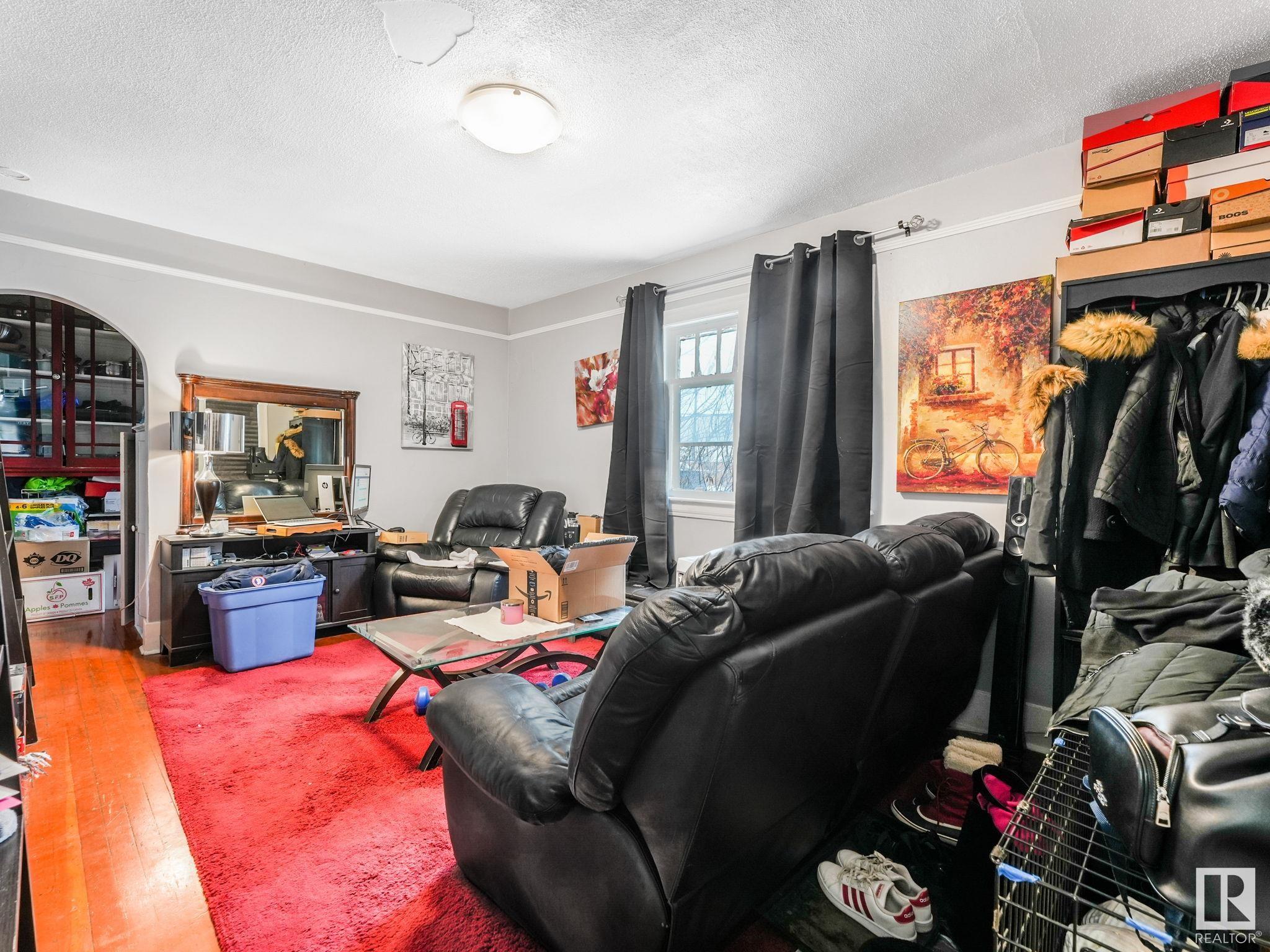      9947 80 AV NW , Edmonton,  ,T6E 1T2 ;  Listing Number: MLS E4418160