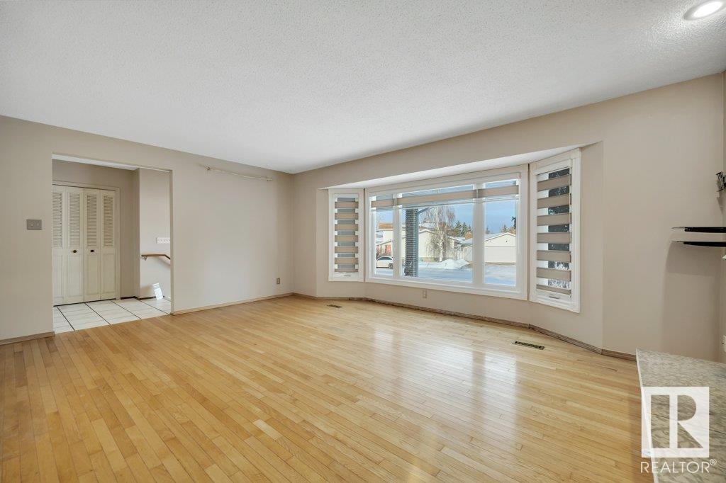      829 LEE RIDGE RD NW , Edmonton,  ,T6K 0P9 ;  Listing Number: MLS E4418170