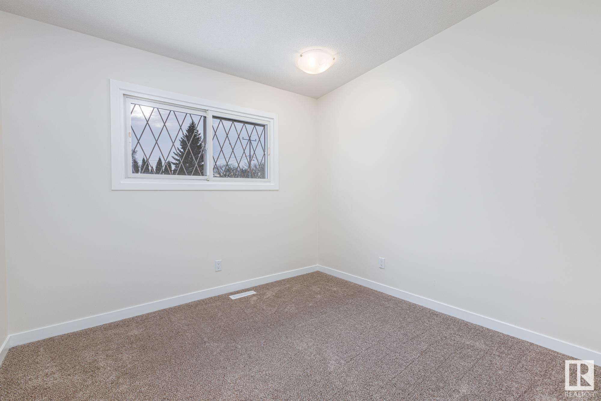      11860 58 ST NW , Edmonton,  ,T5W 3W7 ;  Listing Number: MLS E4418181