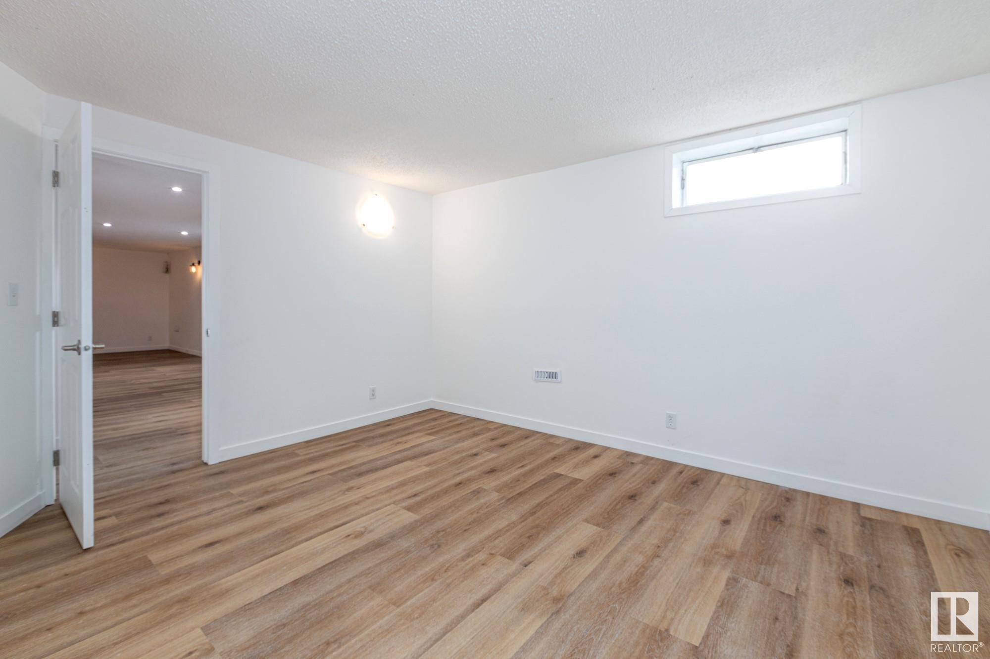      11860 58 ST NW , Edmonton,  ,T5W 3W7 ;  Listing Number: MLS E4418181