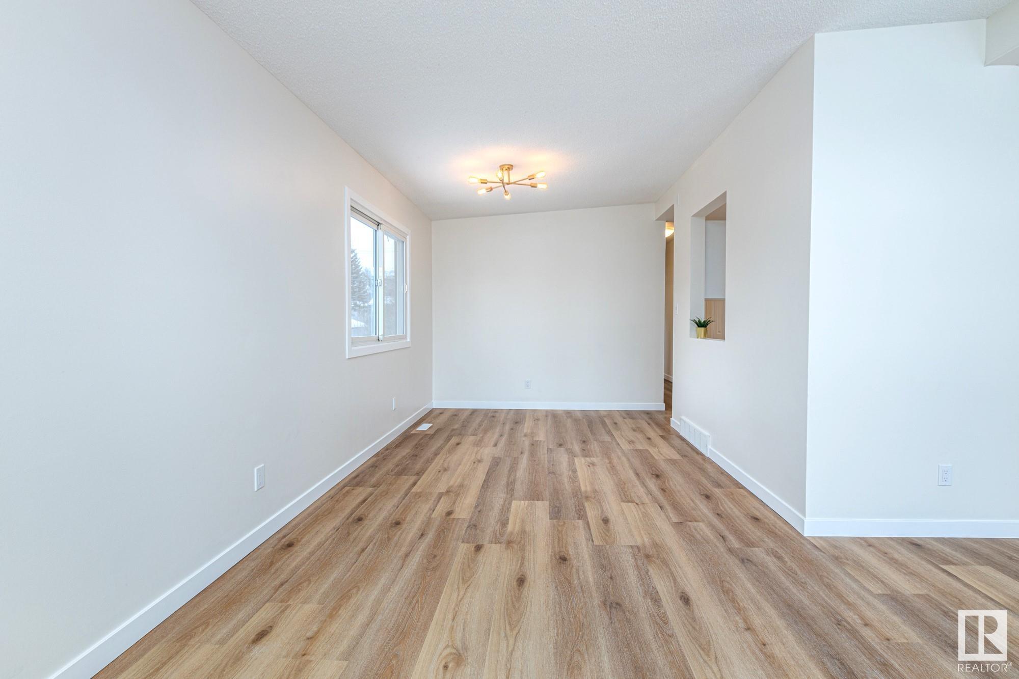      11860 58 ST NW , Edmonton,  ,T5W 3W7 ;  Listing Number: MLS E4418181