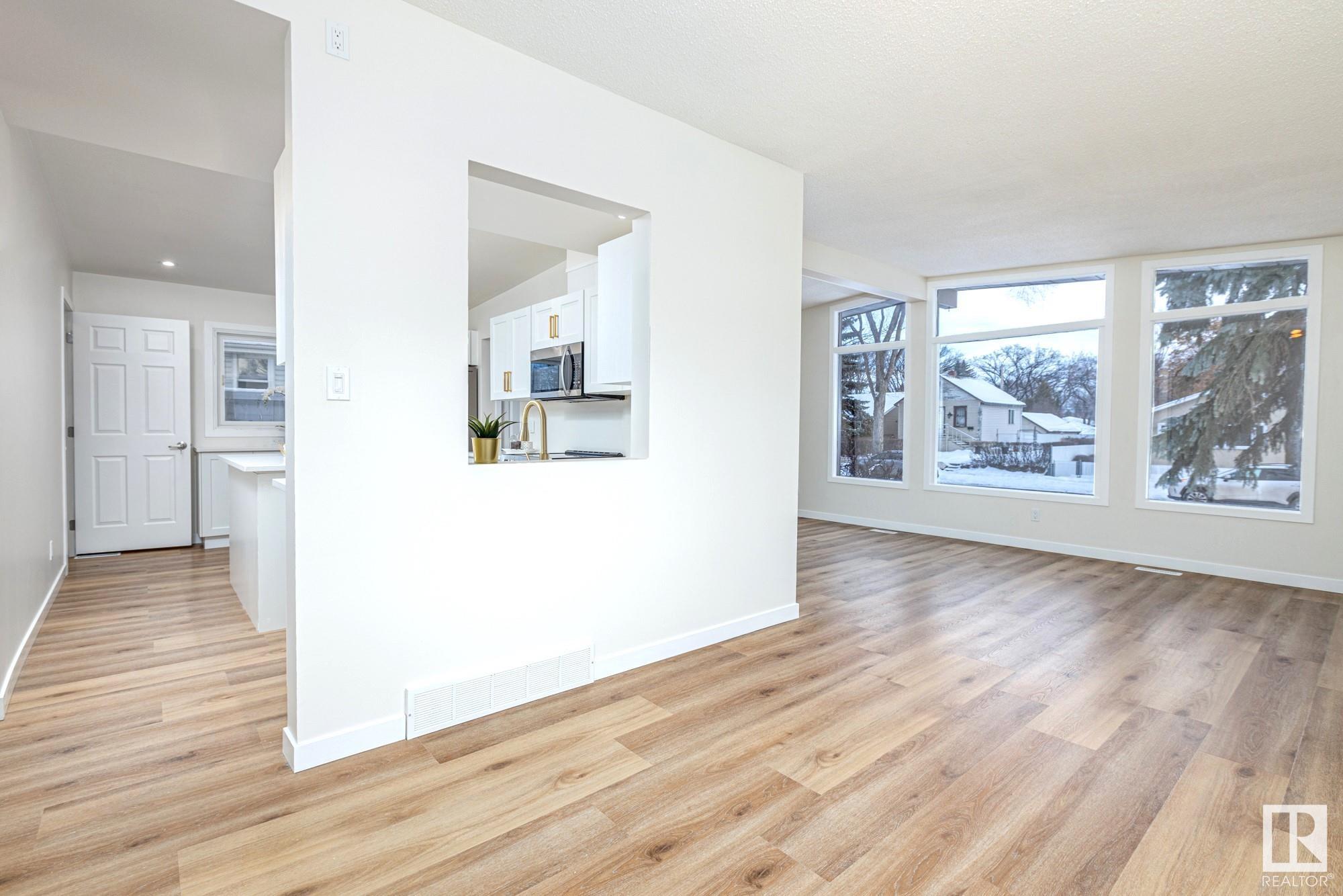      11860 58 ST NW , Edmonton,  ,T5W 3W7 ;  Listing Number: MLS E4418181