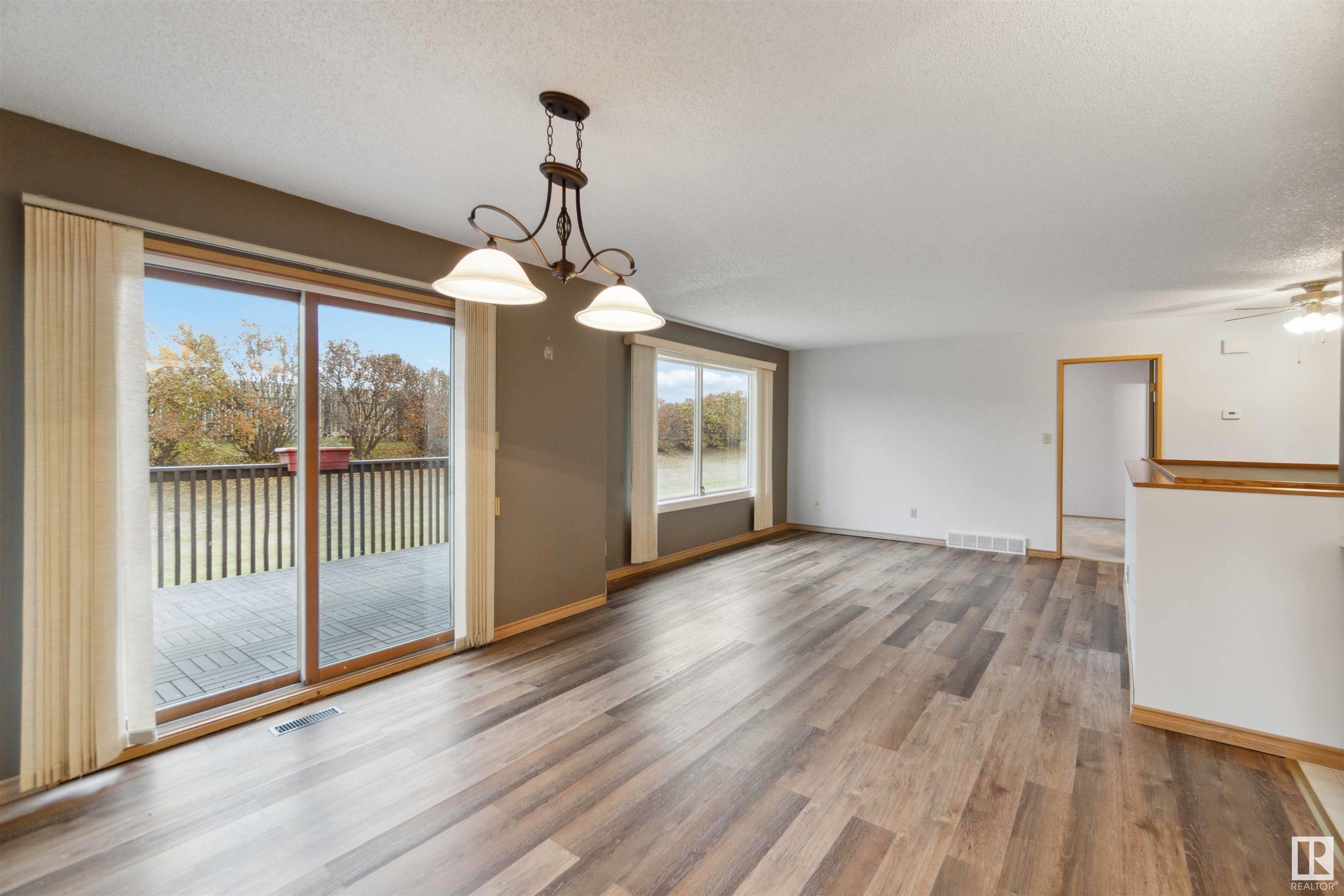      45 SUNRISE VG , Stony Plain,  ,T7Z 1L2 ;  Listing Number: MLS E4418185