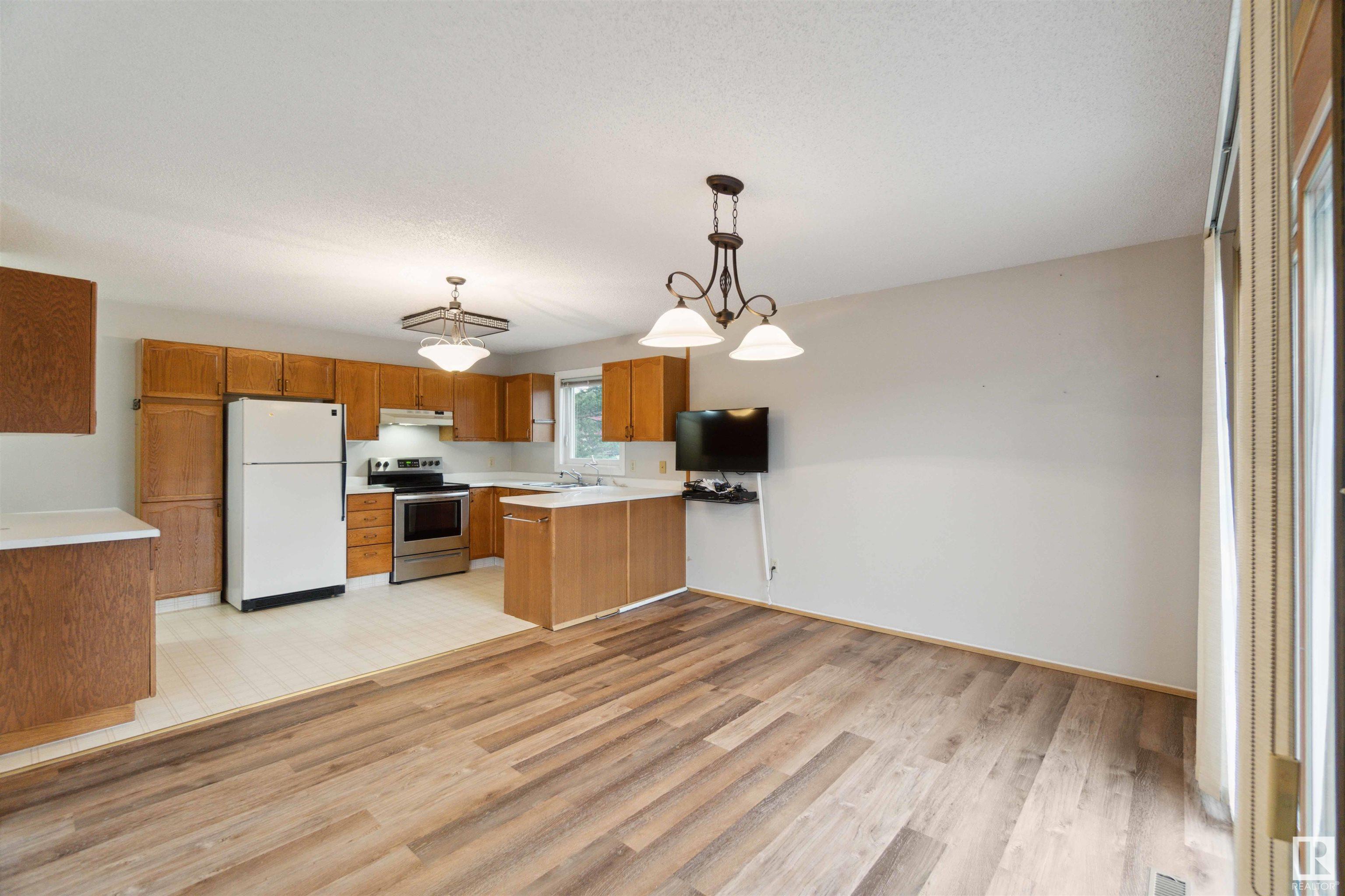      45 SUNRISE VG , Stony Plain,  ,T7Z 1L2 ;  Listing Number: MLS E4418185