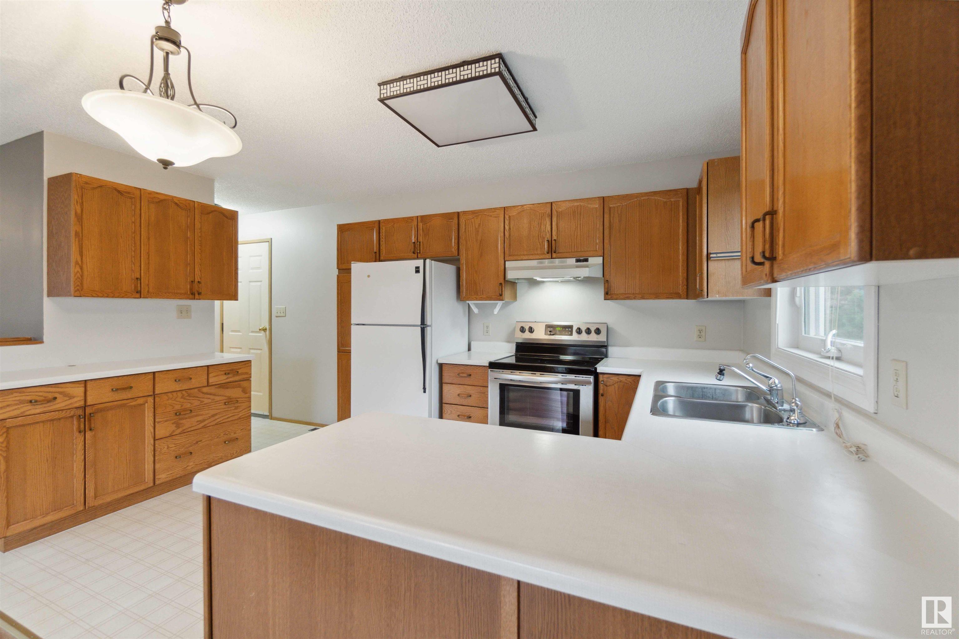      45 SUNRISE VG , Stony Plain,  ,T7Z 1L2 ;  Listing Number: MLS E4418185