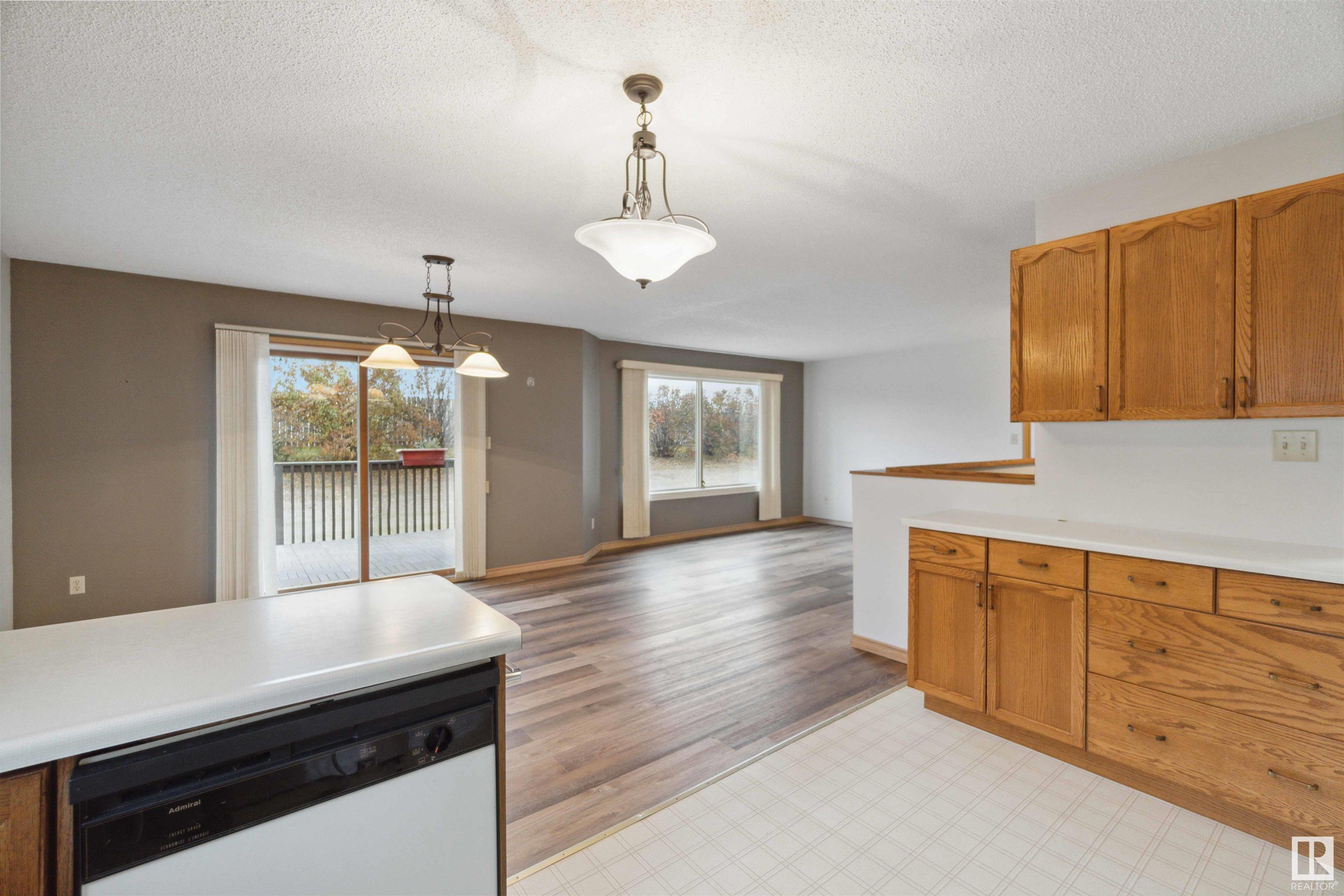      45 SUNRISE VG , Stony Plain,  ,T7Z 1L2 ;  Listing Number: MLS E4418185
