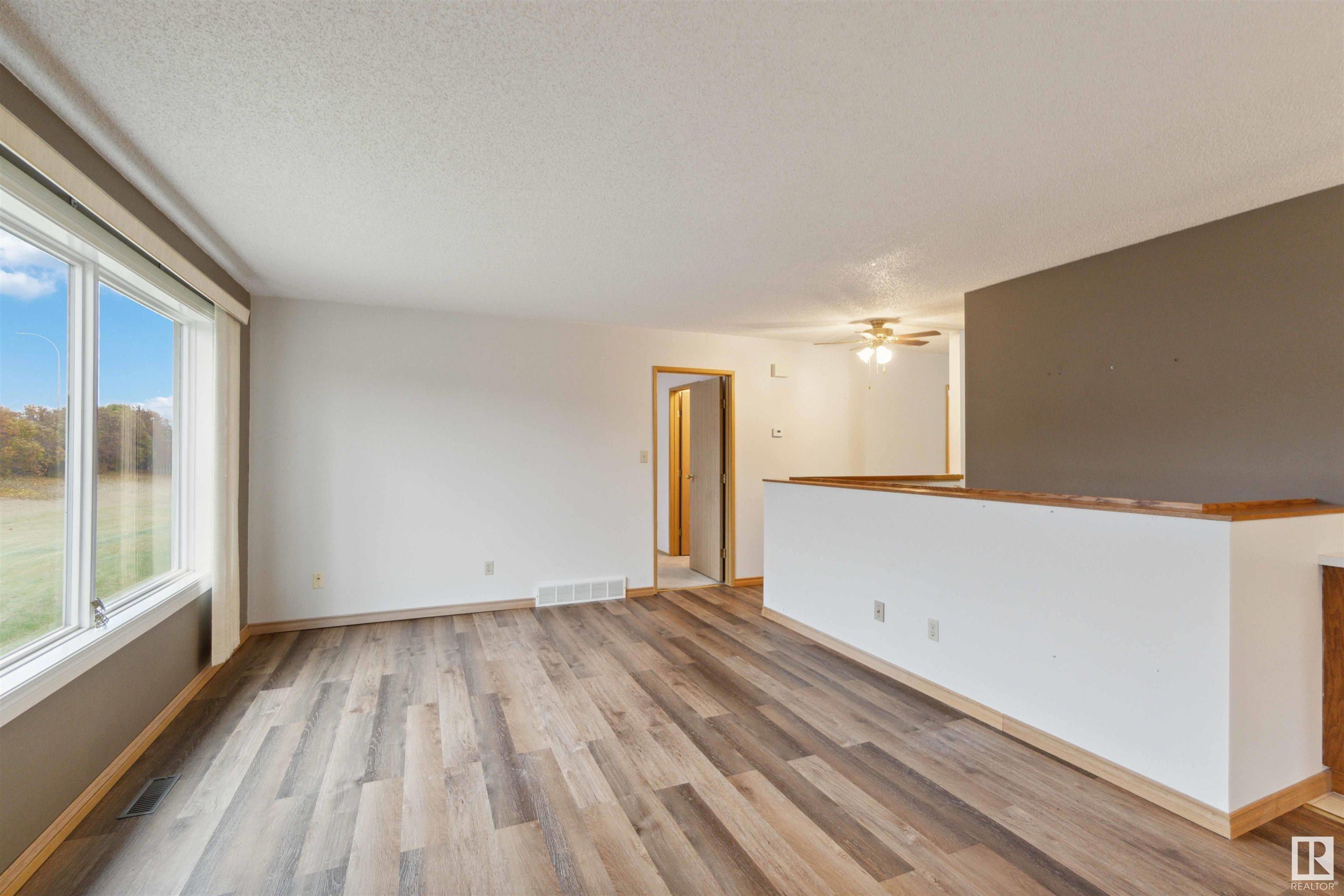      45 SUNRISE VG , Stony Plain,  ,T7Z 1L2 ;  Listing Number: MLS E4418185