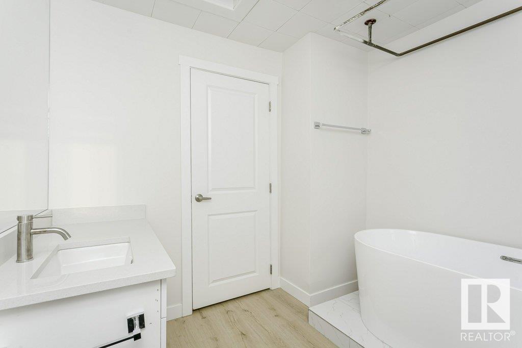      9937 88 AV NW , Edmonton,  ,T6E 2R4 ;  Listing Number: MLS E4418208