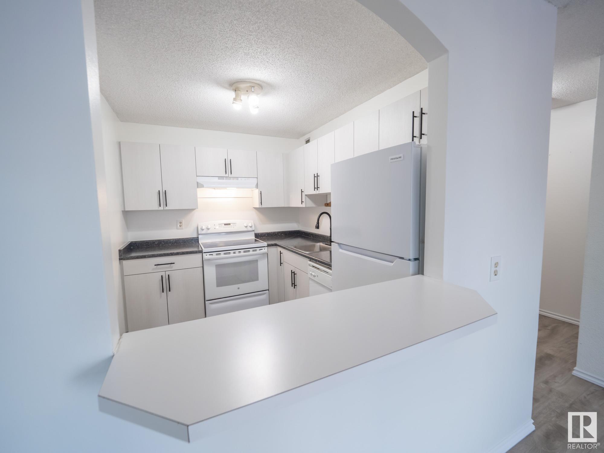      #605 9916 113 ST NW , Edmonton,  ,T5K 2N3 ;  Listing Number: MLS E4418218