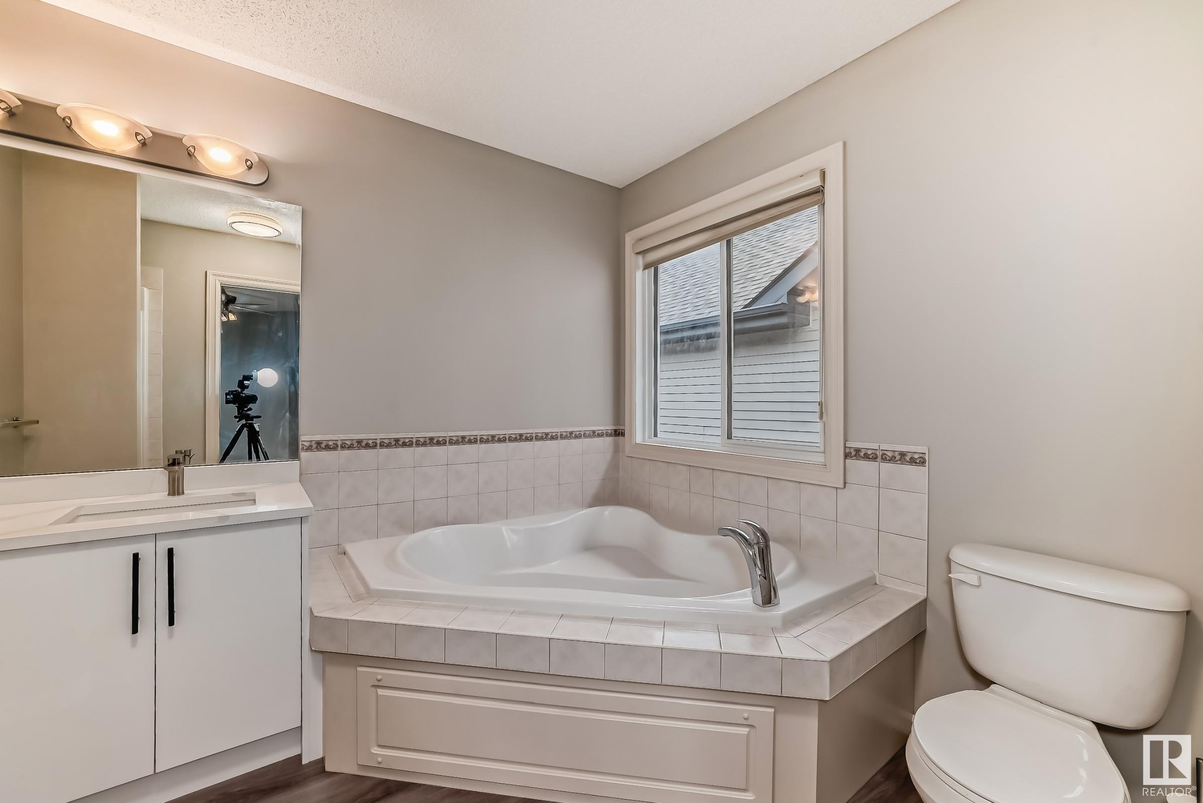      203 CALDWELL WY NW , Edmonton,  ,T6M 2X2 ;  Listing Number: MLS E4418221
