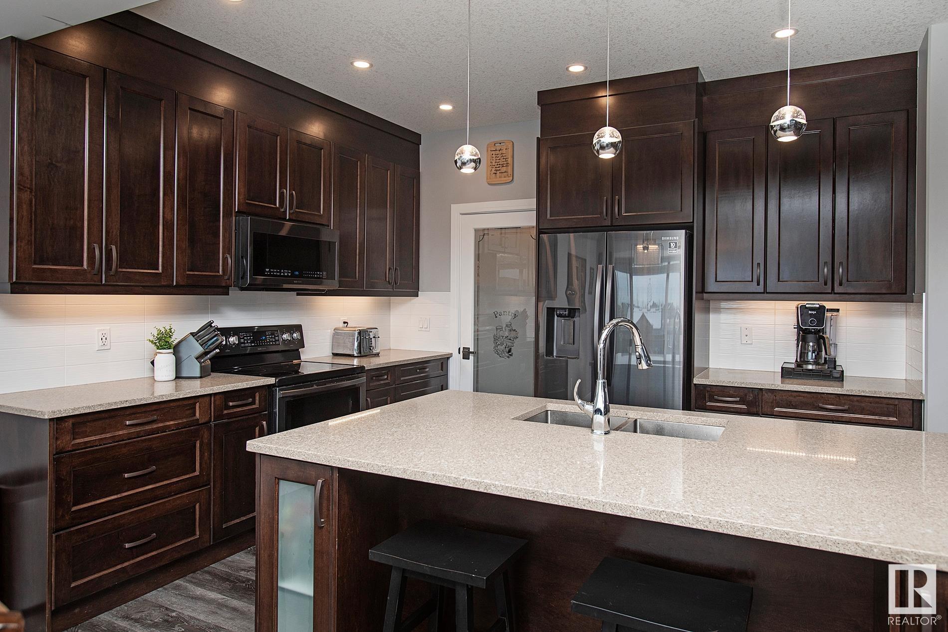     638 MEADOWVIEW DR , Fort Saskatchewan,  ,T8L 0N9 ;  Listing Number: MLS E4418224