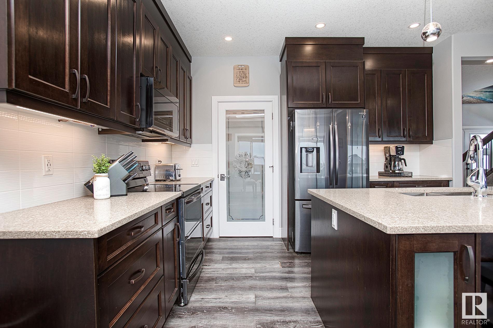      638 MEADOWVIEW DR , Fort Saskatchewan,  ,T8L 0N9 ;  Listing Number: MLS E4418224