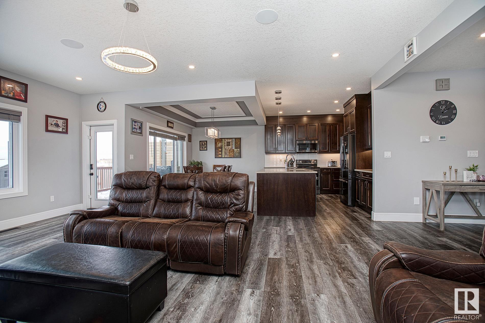      638 MEADOWVIEW DR , Fort Saskatchewan,  ,T8L 0N9 ;  Listing Number: MLS E4418224