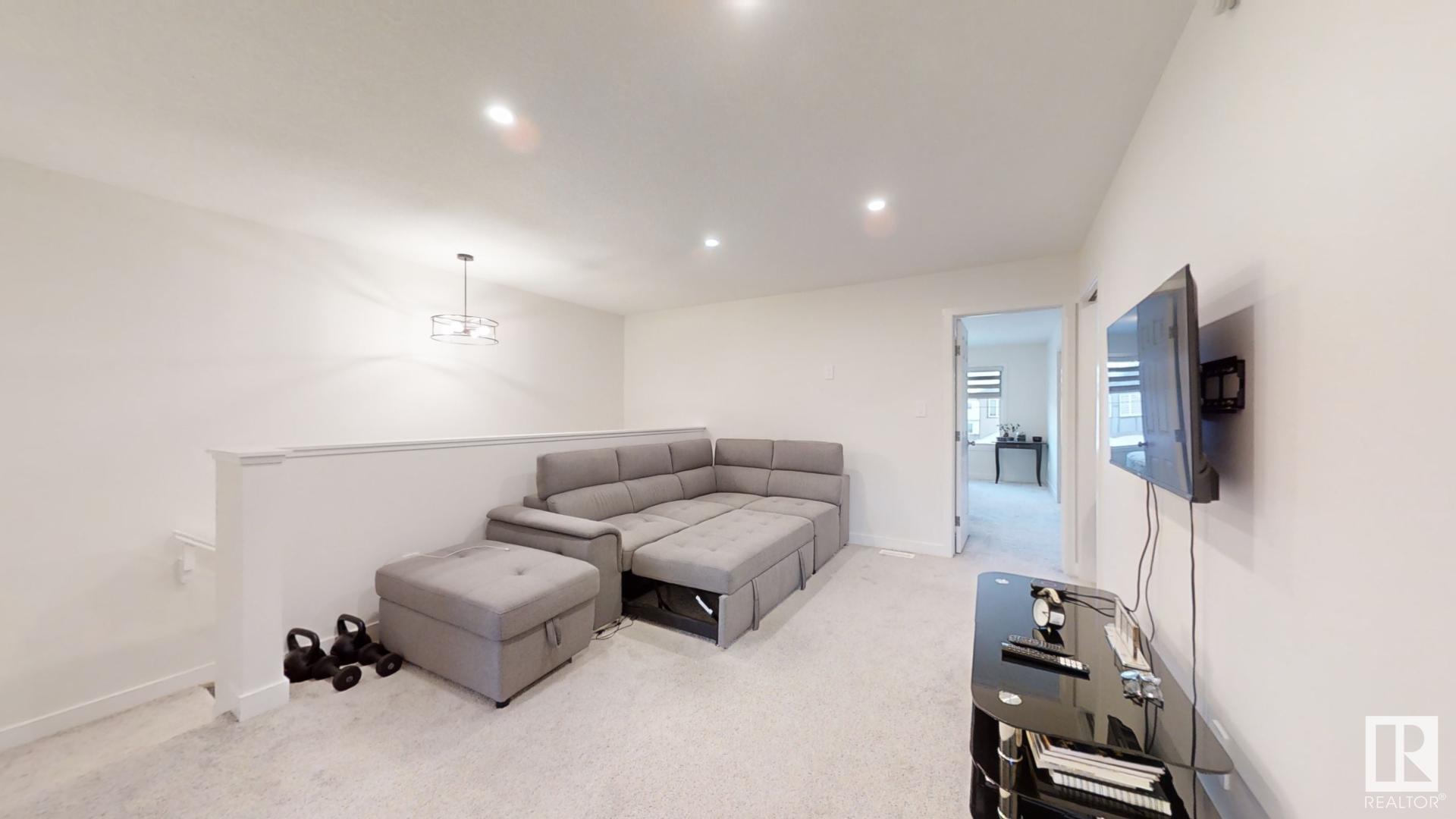      2043 13 AV NW , Edmonton,  ,T6T 2R8 ;  Listing Number: MLS E4418242