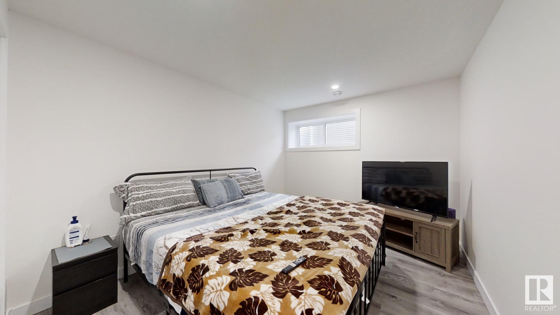      2043 13 AV NW , Edmonton,  ,T6T 2R8 ;  Listing Number: MLS E4418242