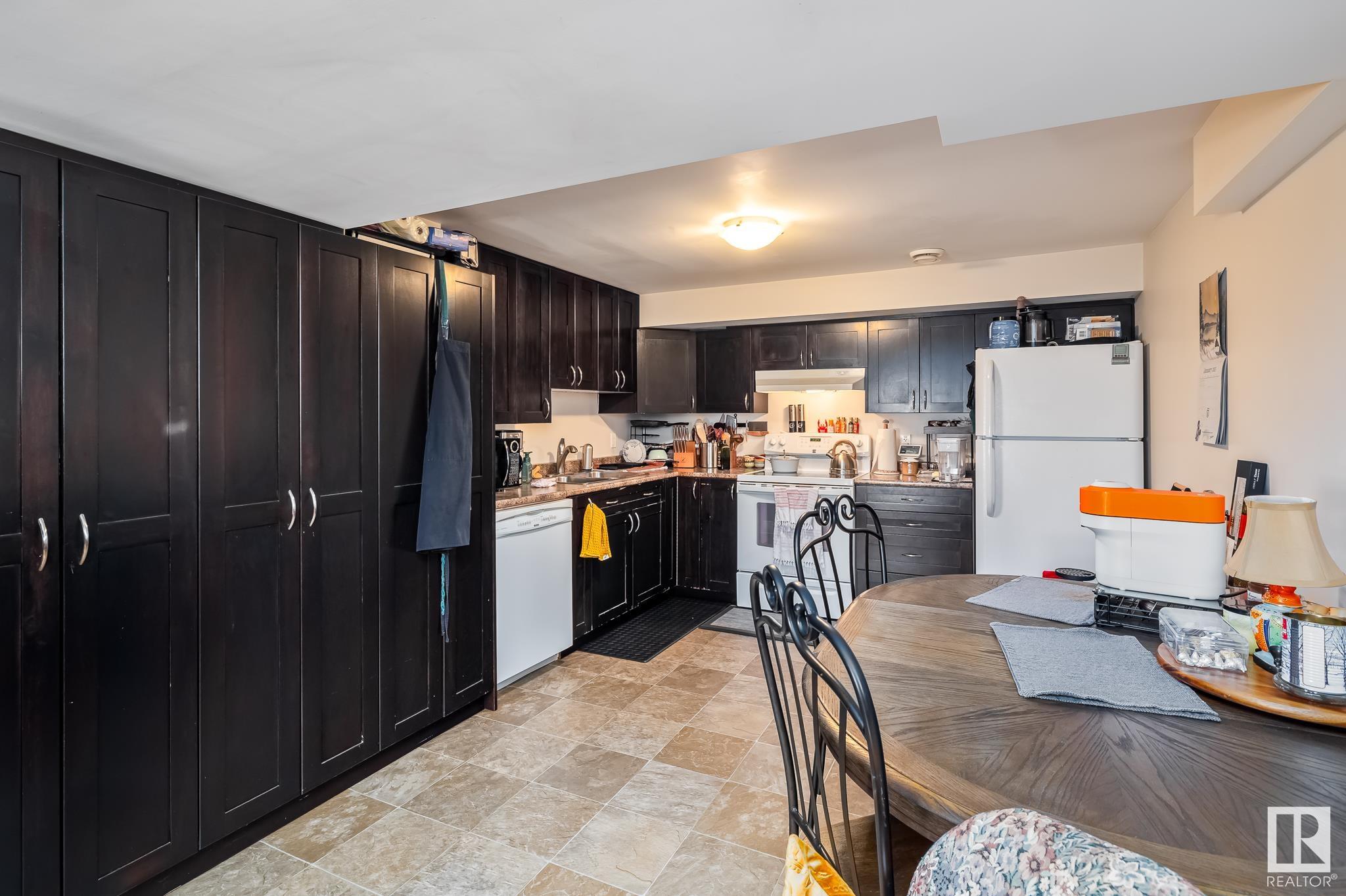     10419 39 AV NW , Edmonton,  ,T6J 2J4 ;  Listing Number: MLS E4418248
