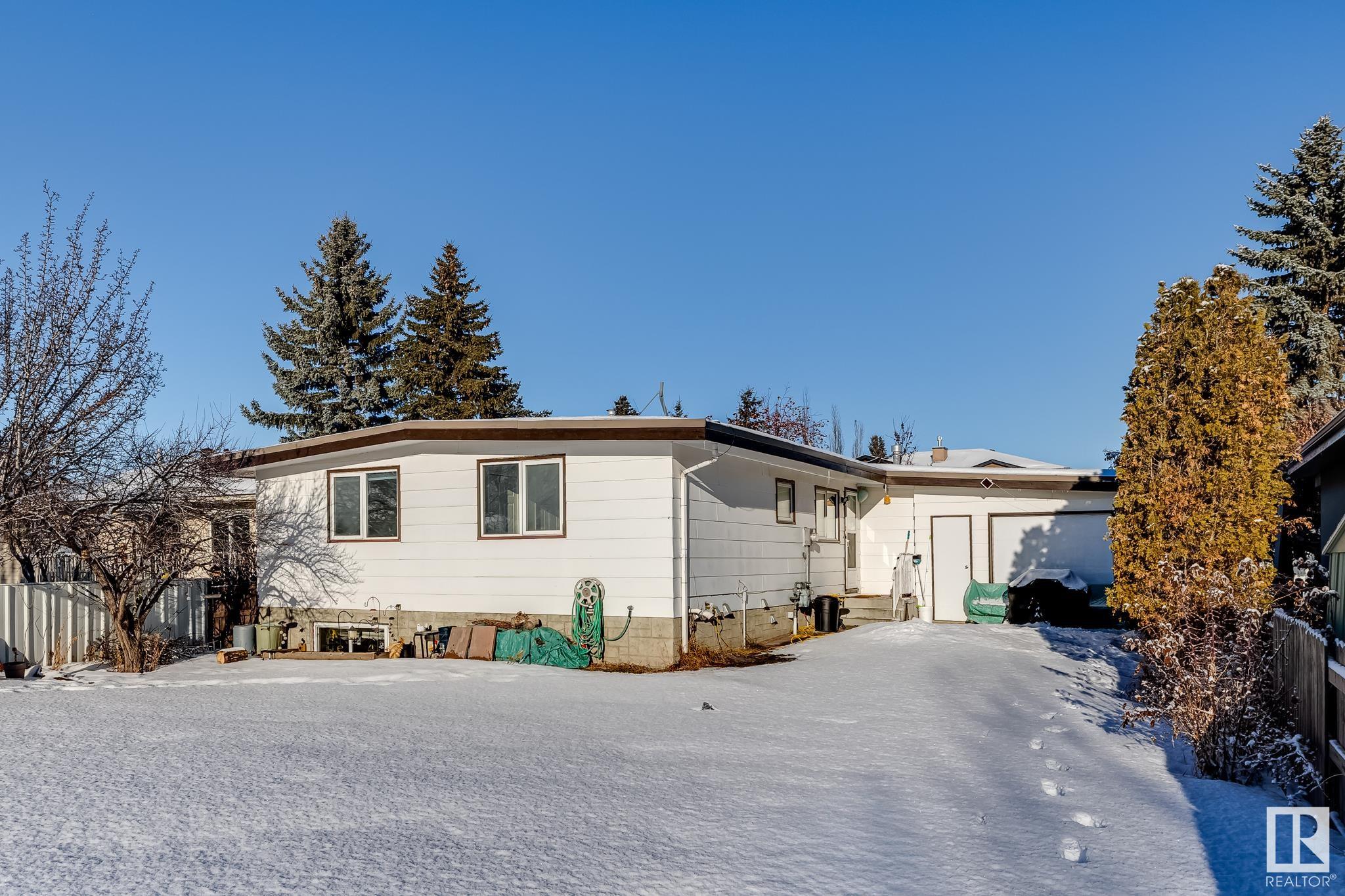      10419 39 AV NW , Edmonton,  ,T6J 2J4 ;  Listing Number: MLS E4418248
