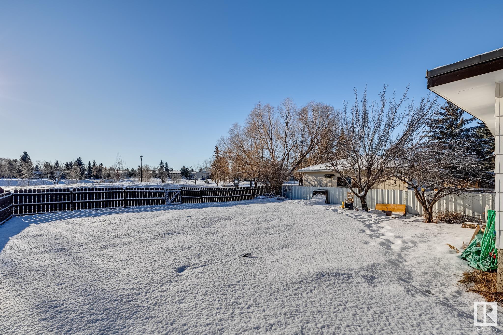      10419 39 AV NW , Edmonton,  ,T6J 2J4 ;  Listing Number: MLS E4418248