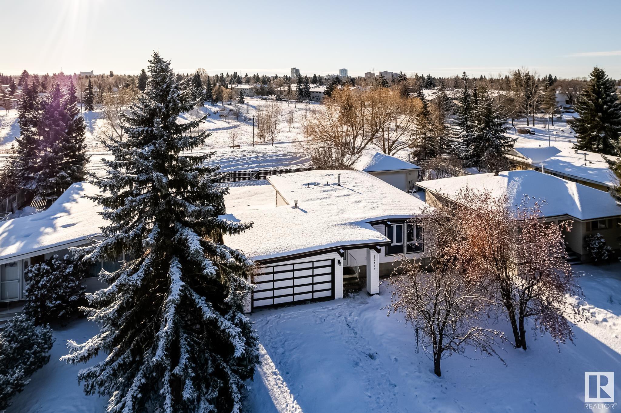      10419 39 AV NW , Edmonton,  ,T6J 2J4 ;  Listing Number: MLS E4418248