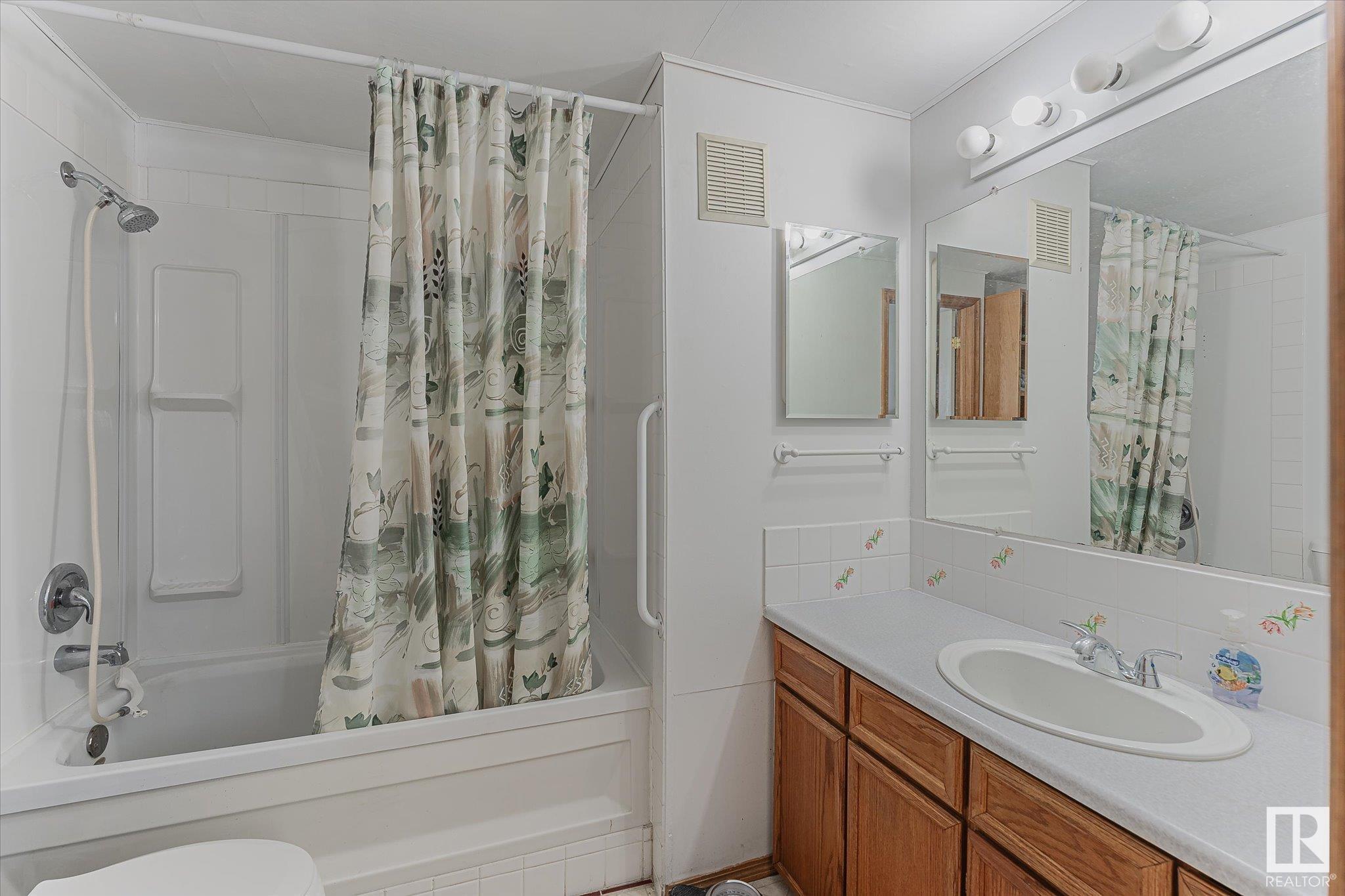      670 Evergreen PA NW , Edmonton,  ,T5Y 4M2 ;  Listing Number: MLS E4418268