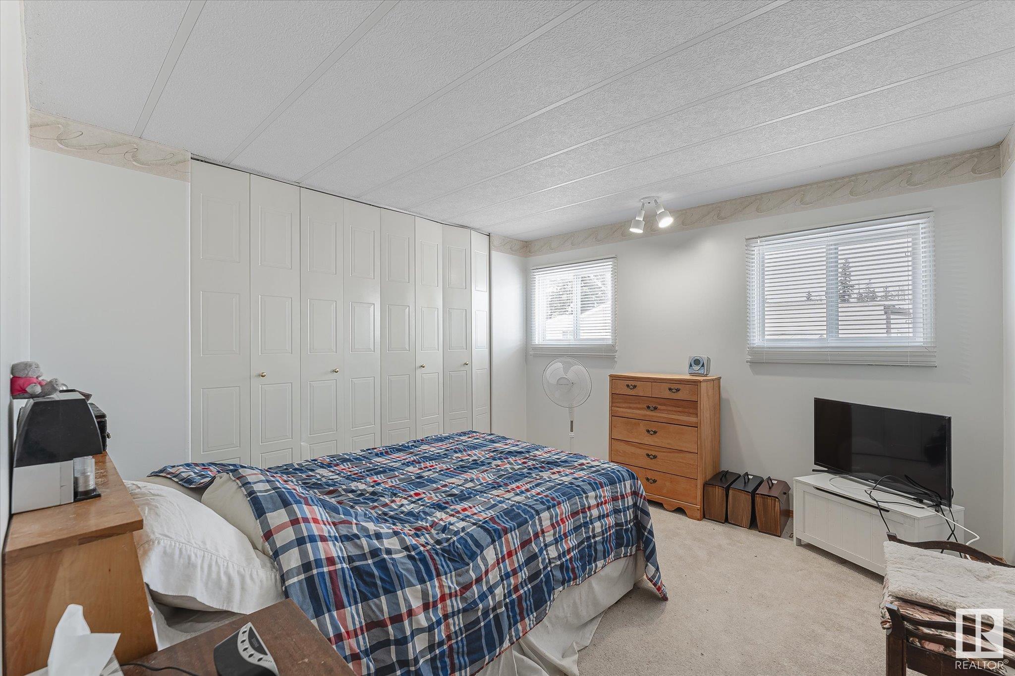      670 Evergreen PA NW , Edmonton,  ,T5Y 4M2 ;  Listing Number: MLS E4418268