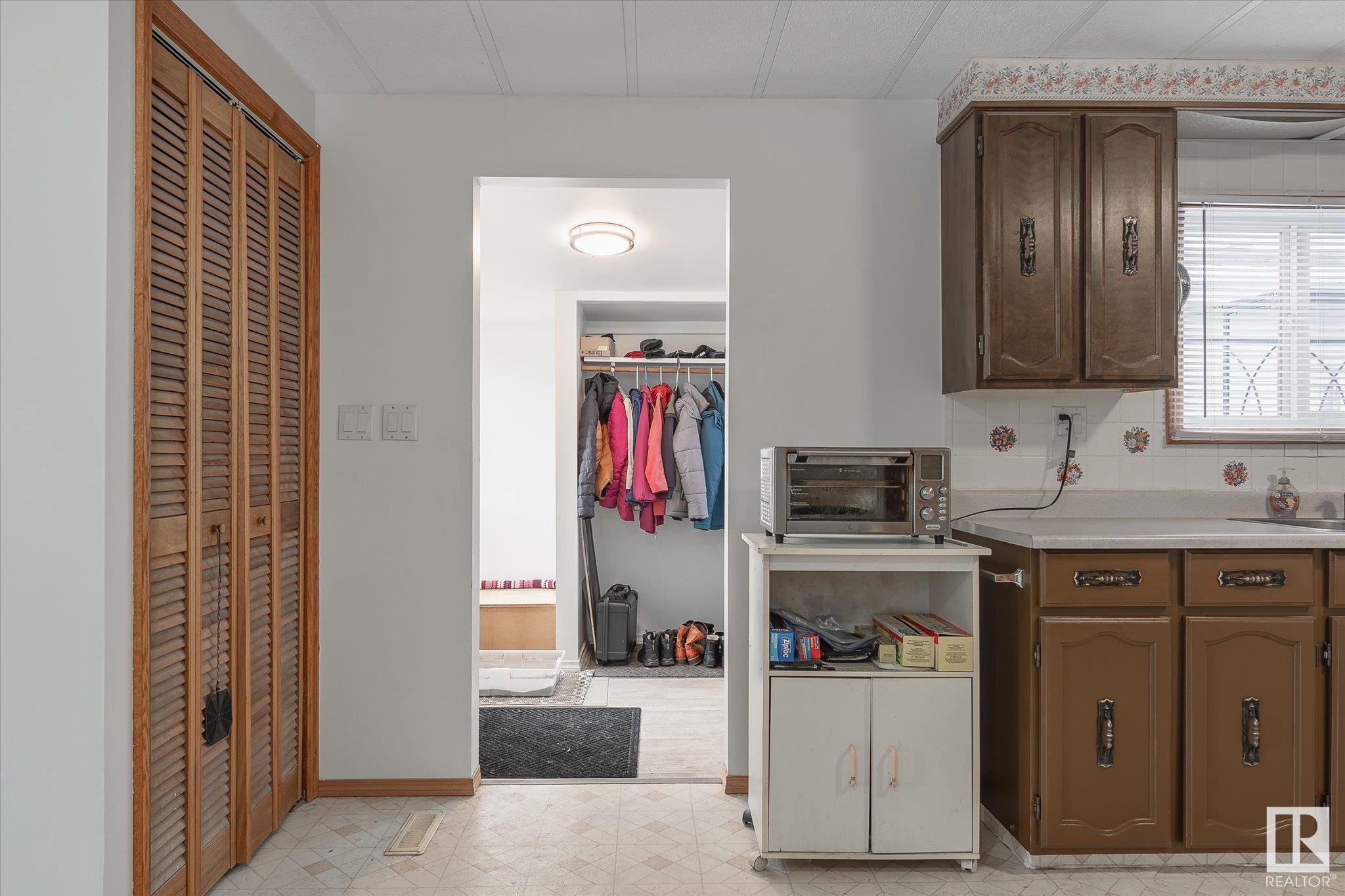      670 Evergreen PA NW , Edmonton,  ,T5Y 4M2 ;  Listing Number: MLS E4418268