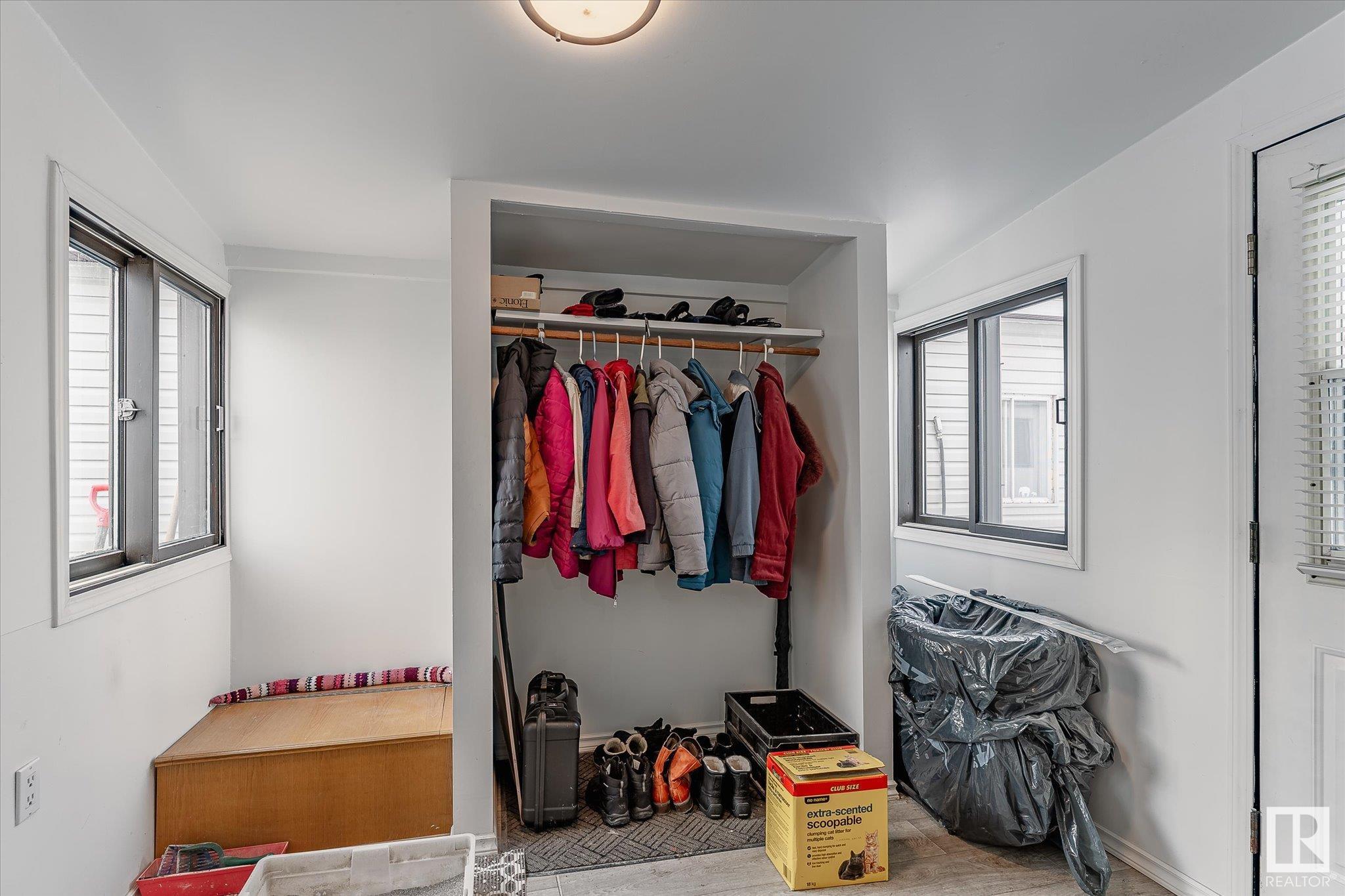      670 Evergreen PA NW , Edmonton,  ,T5Y 4M2 ;  Listing Number: MLS E4418268