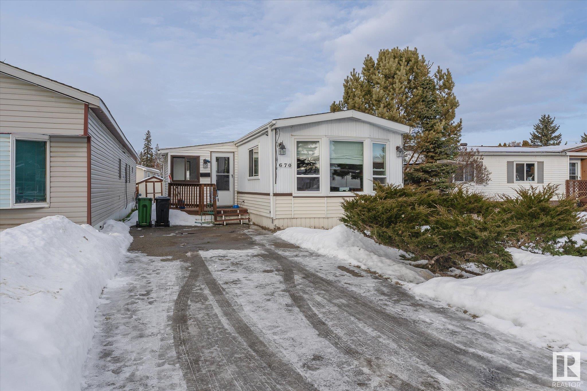      670 Evergreen PA NW , Edmonton,  ,T5Y 4M2 ;  Listing Number: MLS E4418268
