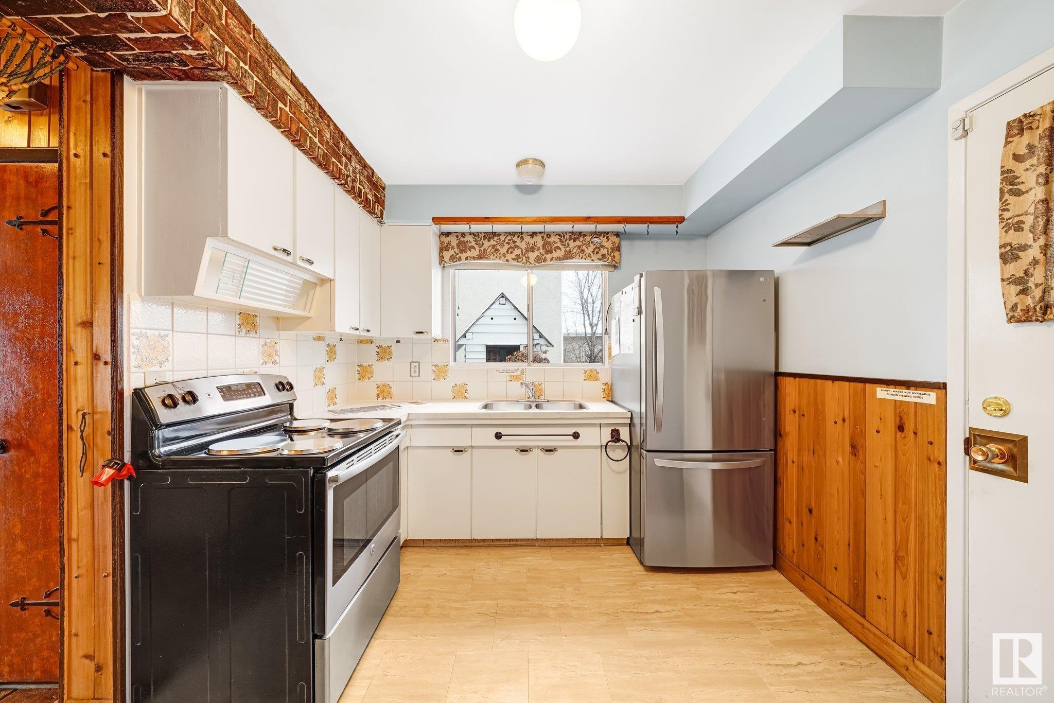      8821 137 AV NW , Edmonton,  ,T5E 1Y3 ;  Listing Number: MLS E4418278